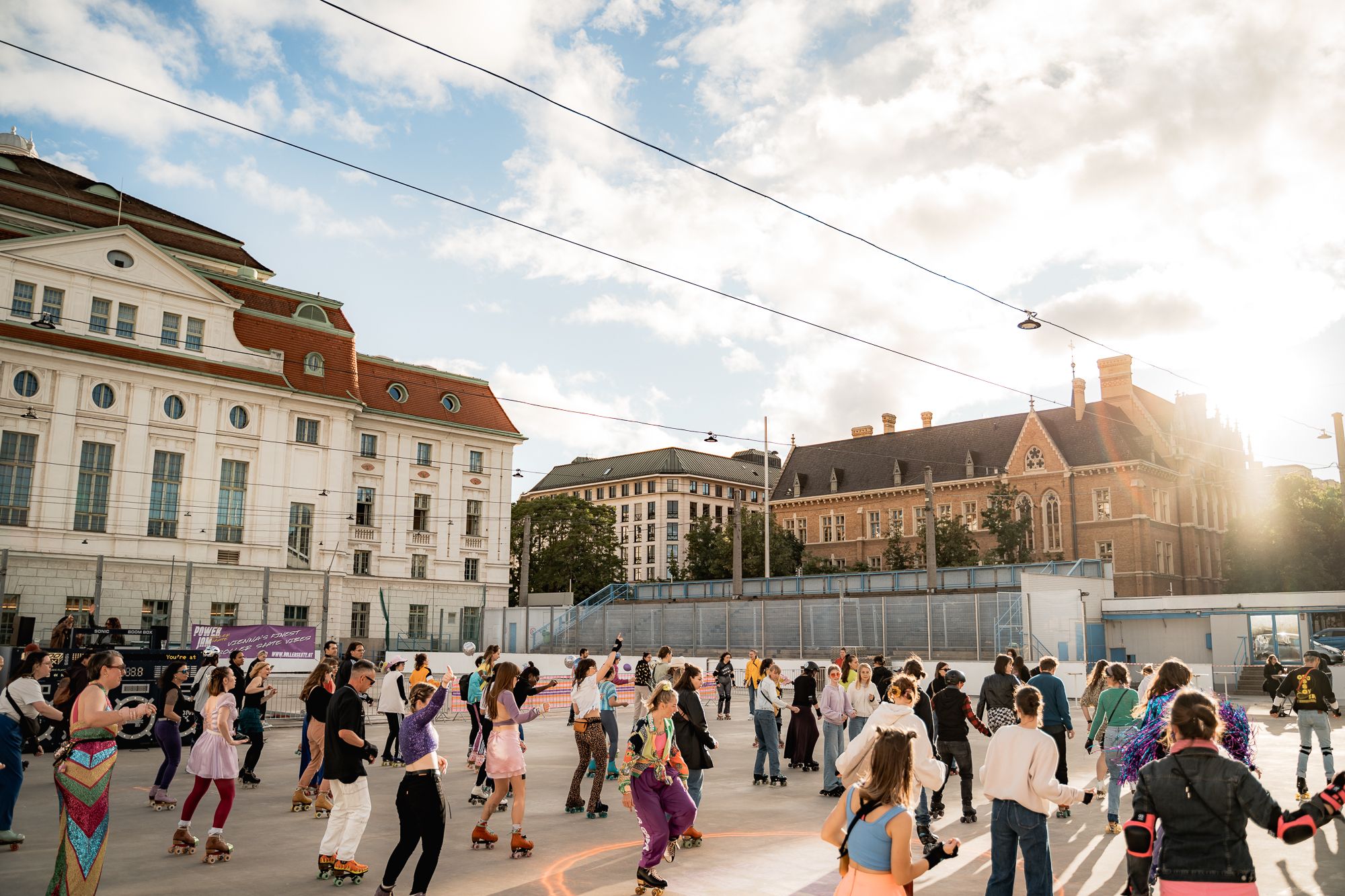 Auch im Sommer macht der Wiener Eislaufverein keine Pause, Eis gibt es jedoch keines.
