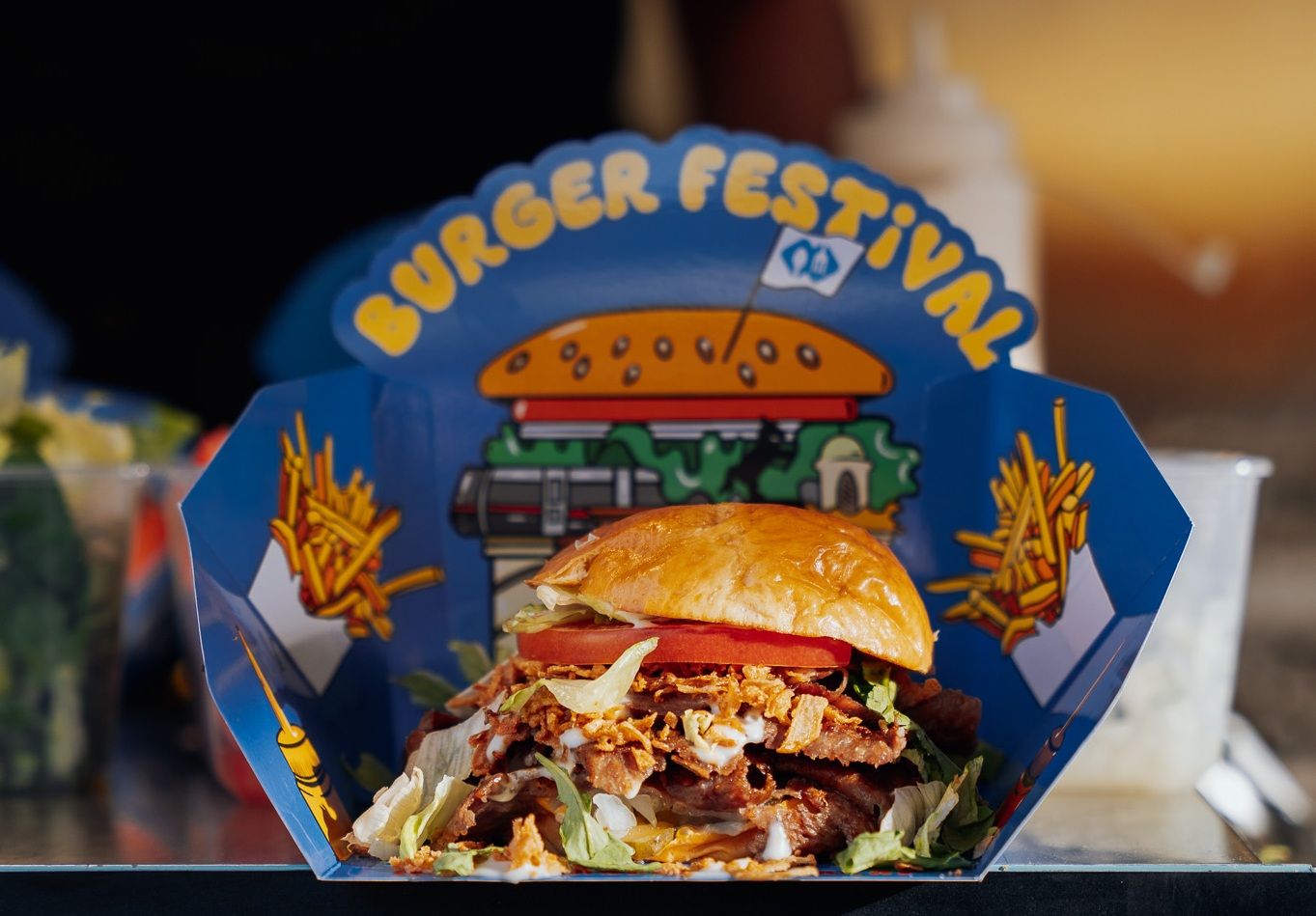 Das Burger Festival geht in die zweite Runde – besser, vielfältiger und noch köstlicher! Es erwarten dich 4 Tage voller Genuss, 8 Foodtrucks und 20 verschiedene Burgersorten.