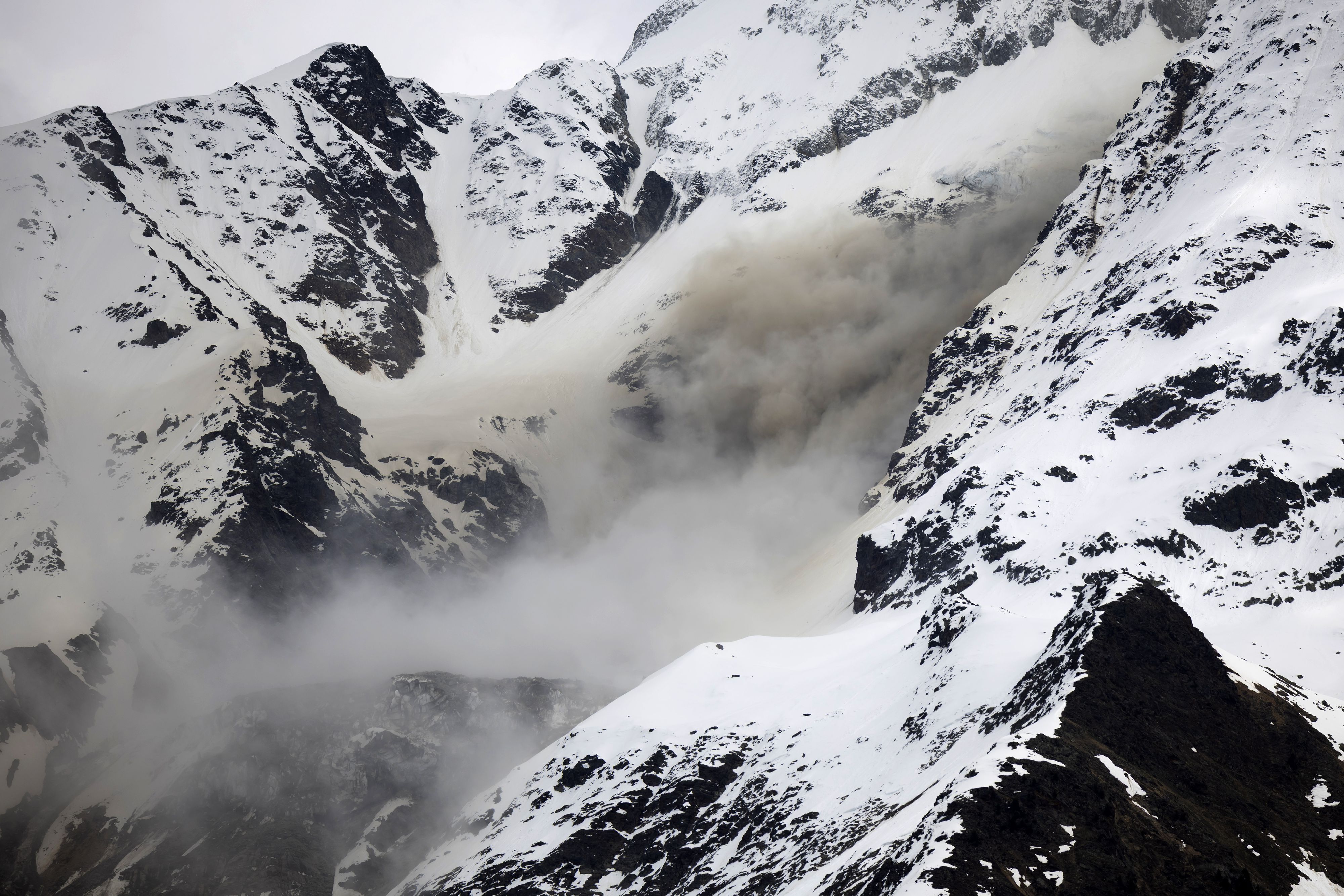 Bereits in den vergangenen Tagen kam es zu einem Felssturz.