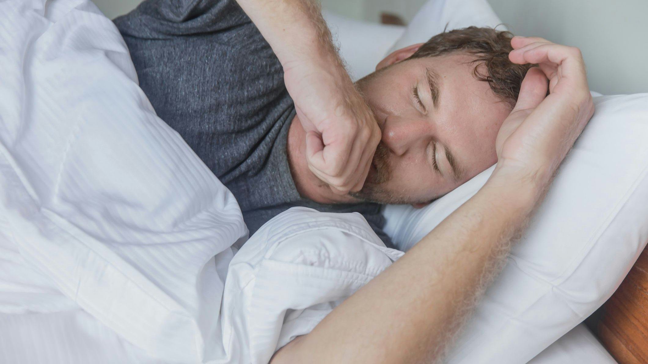 Der Grippekranke musste sich zu einem weit entfernten Arzt schleppen. (Symbolbild)