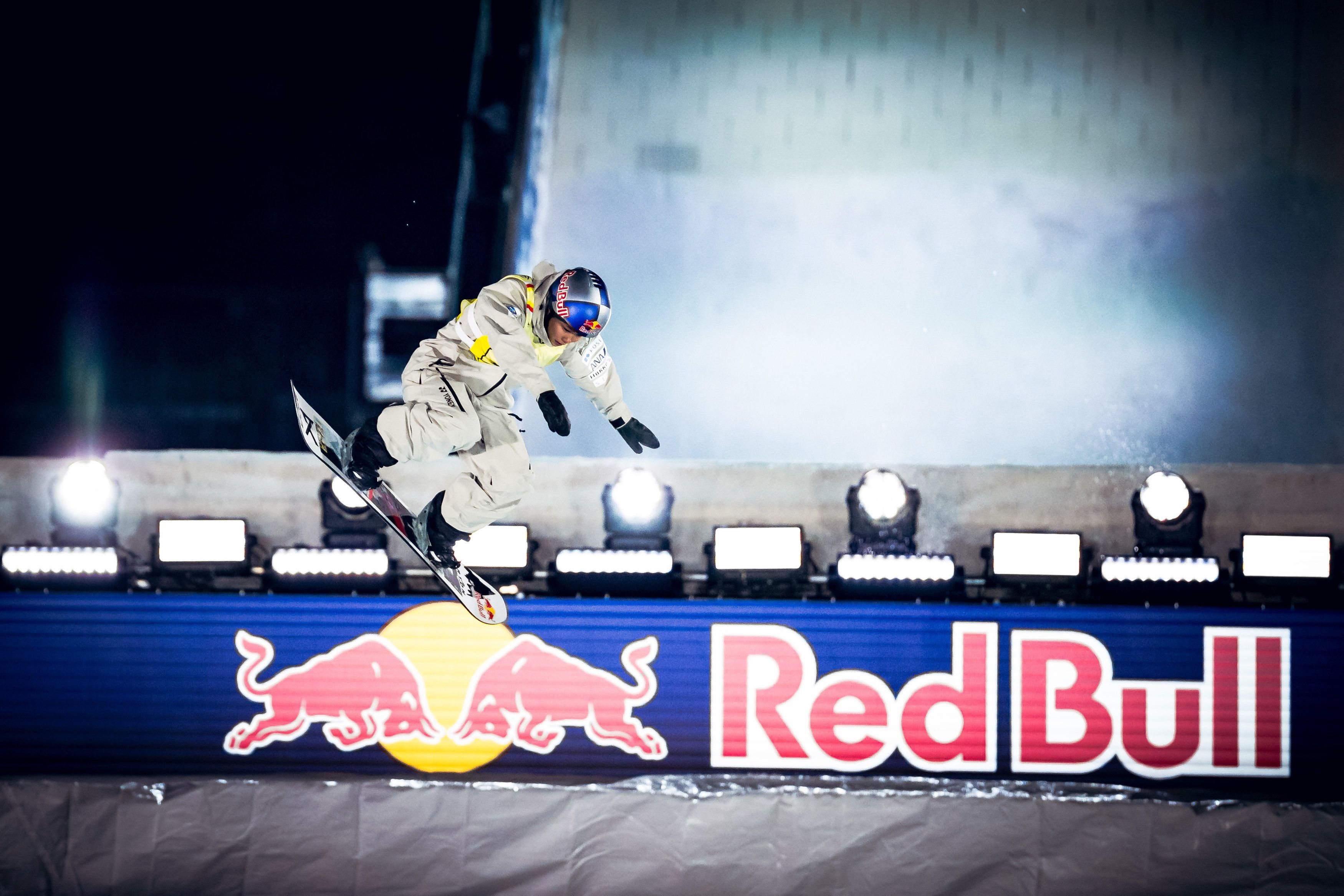 Spektakuläre Sprünge, leere Ränge: Das Snowboard-Event 