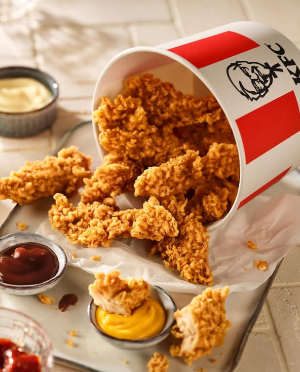 Kentucky Fried Chicken ist für seine Hühnerkeulen bekannt.