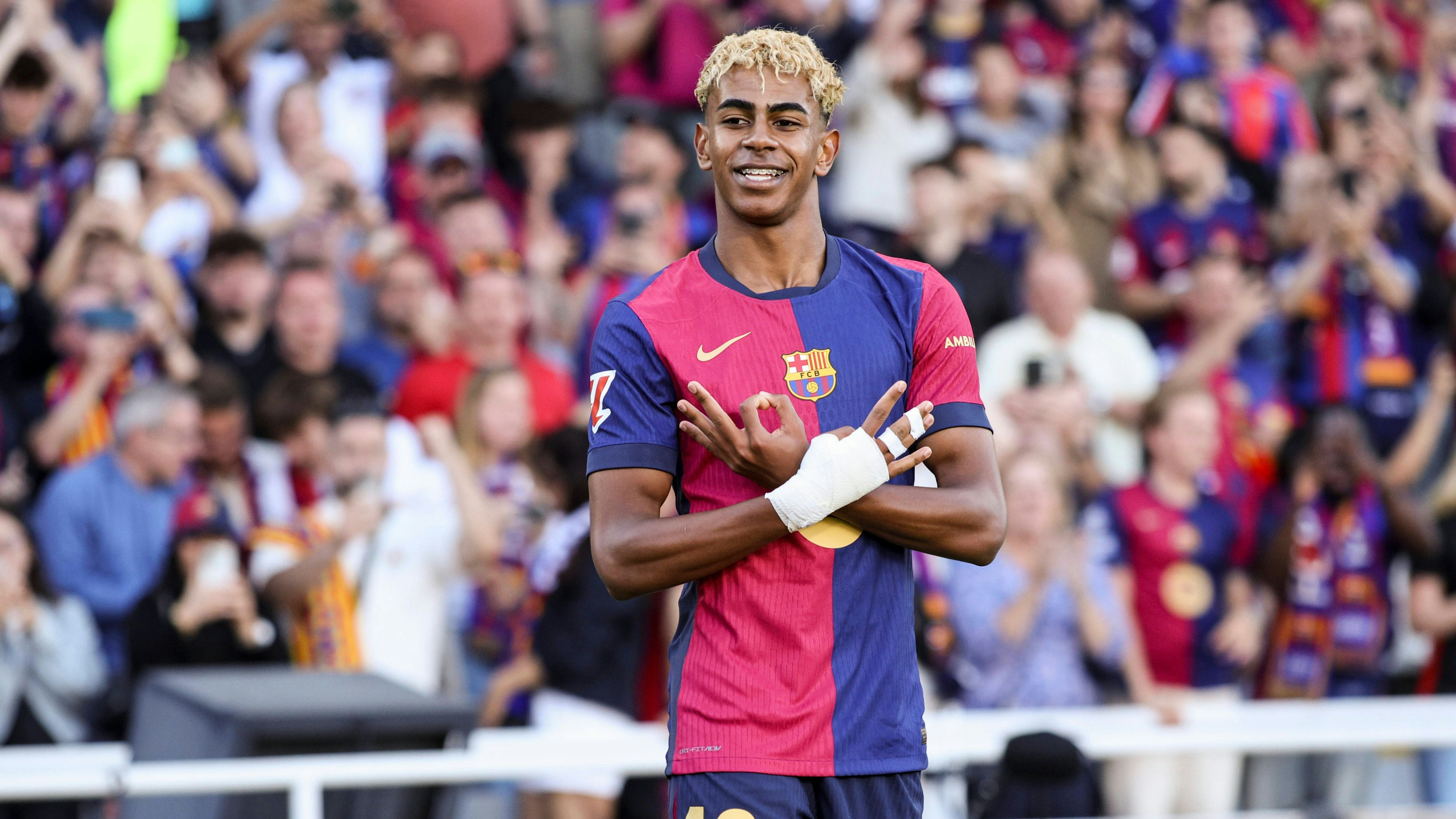 Heute.at - Geheim-Party! Barca-Star Yamal schaut nur auf Brüste