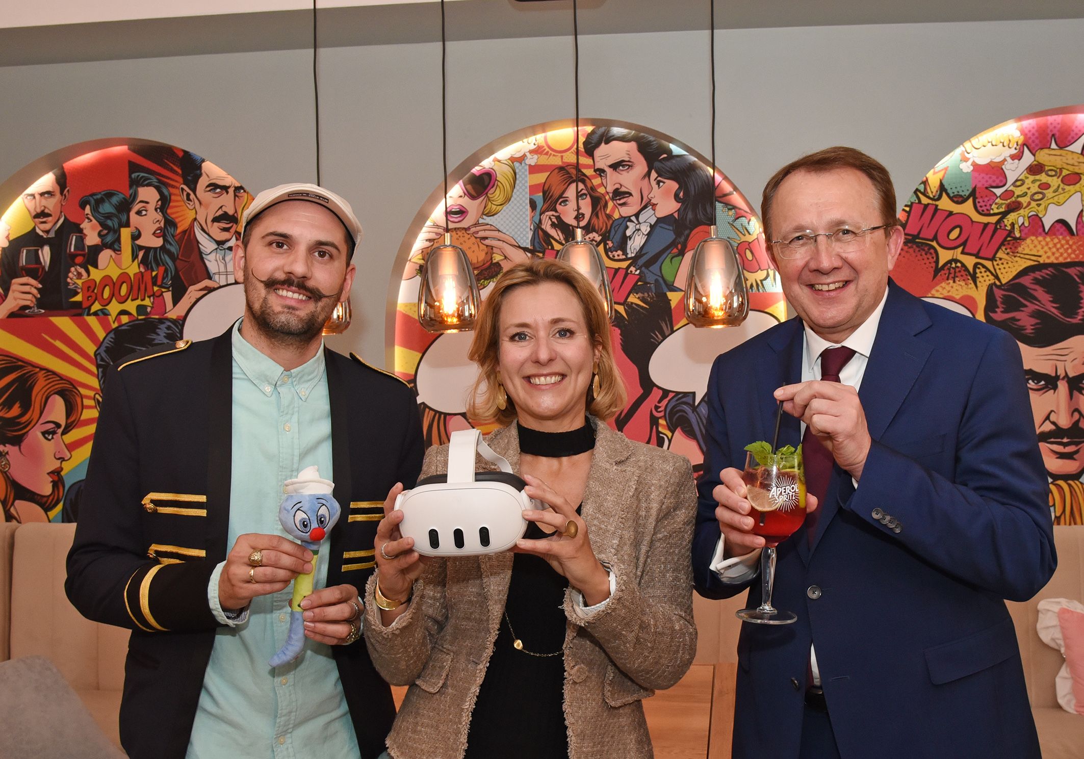 Im neuen Teatro am St. Pöltner Rathausplatz wurde das bunte Veranstaltungsprogramm 2025 präsentiert.