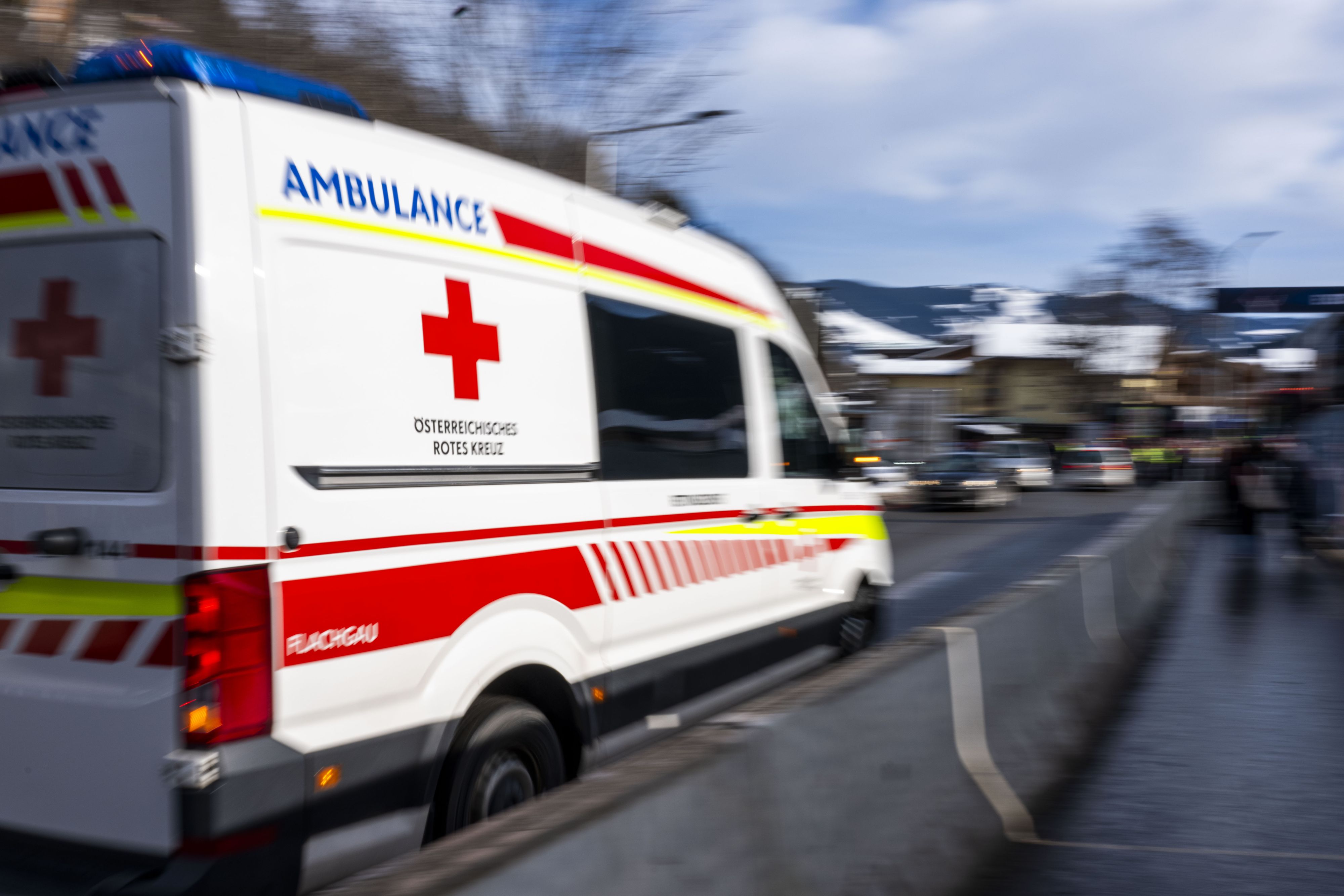 Die Lenkerin wurde ins Krankenhaus gebracht. (Symbolbild)