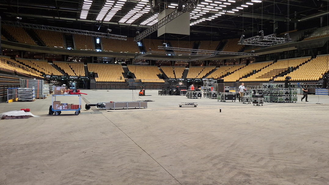Kaum zu glauben: So sah die Halle noch kurz vor WM-Start von innen aus.
