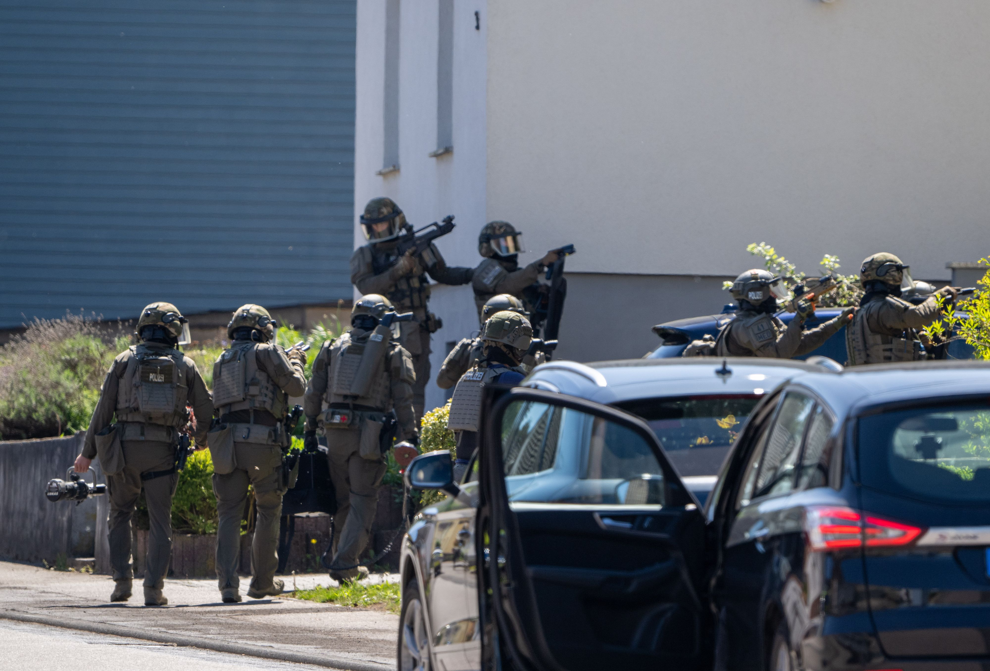Bei einer bundesweiten Rechtsextremismus-Razzia wurden blutjunge, mutmaßliche Terroristen festgenommen.