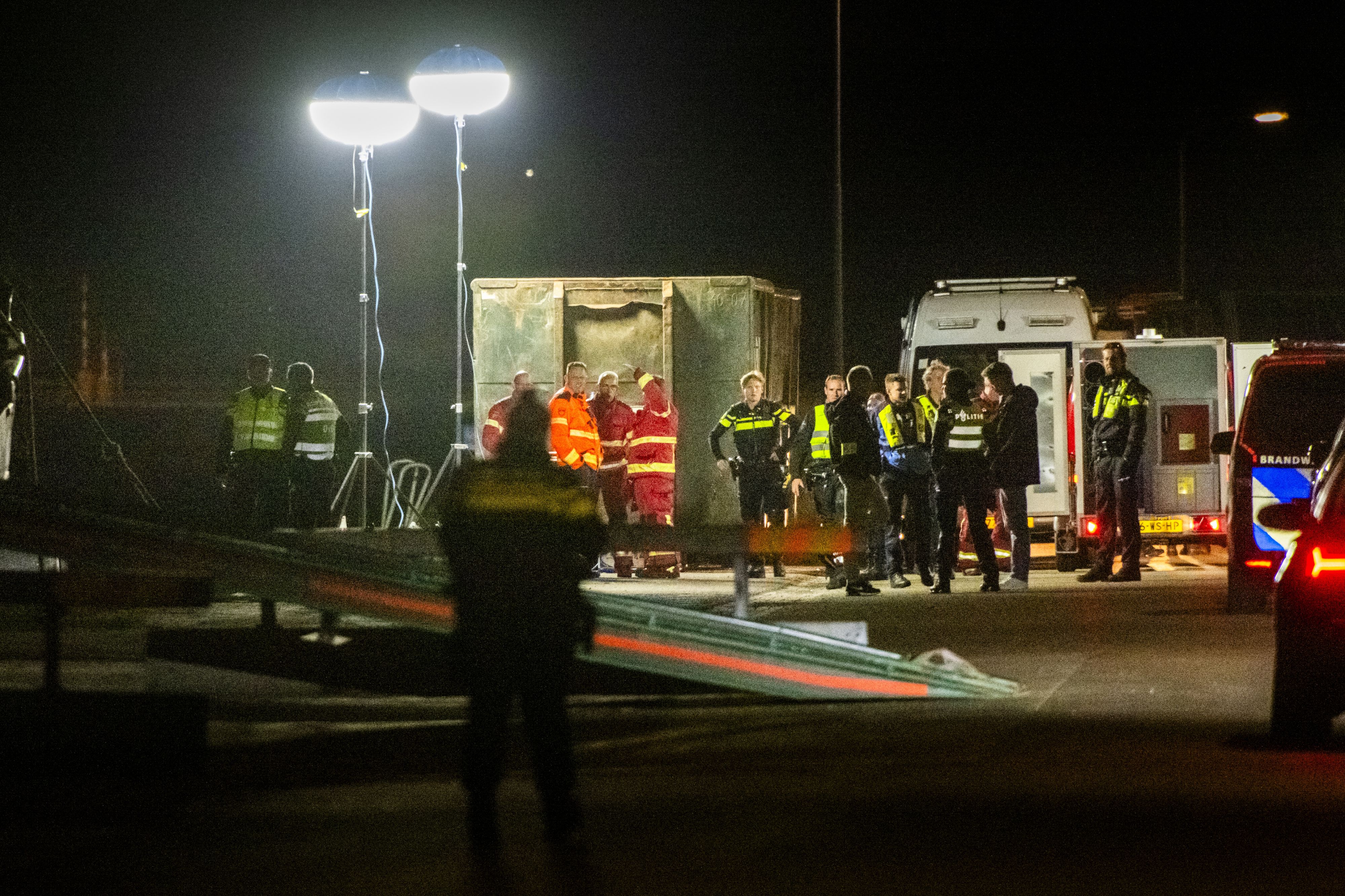 In einer gross angelegten Suchaktion wurde ein Auto mit mehreren Leichen gefunden.