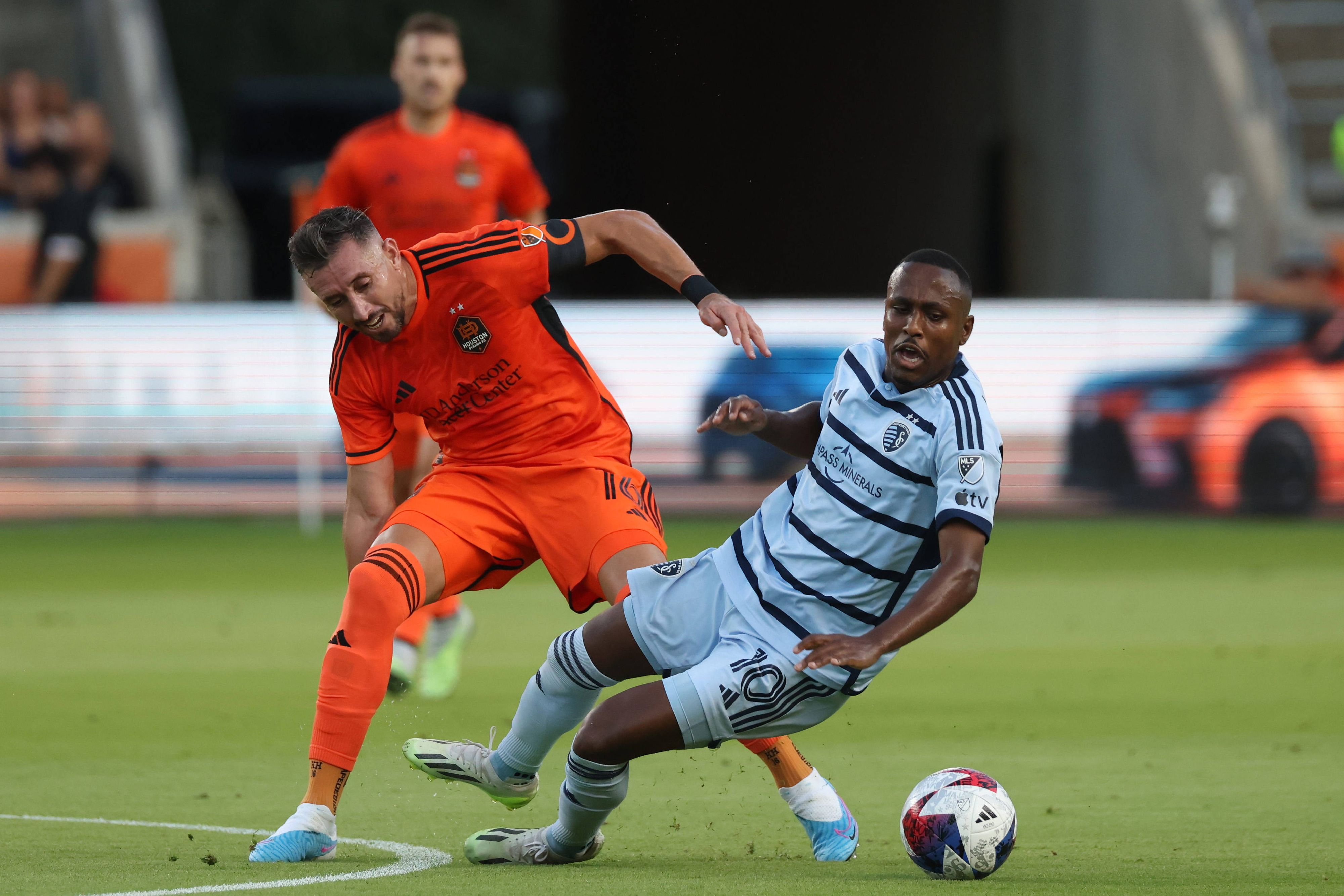 Gadi Kinda (r.) im Dress von Kansas City.