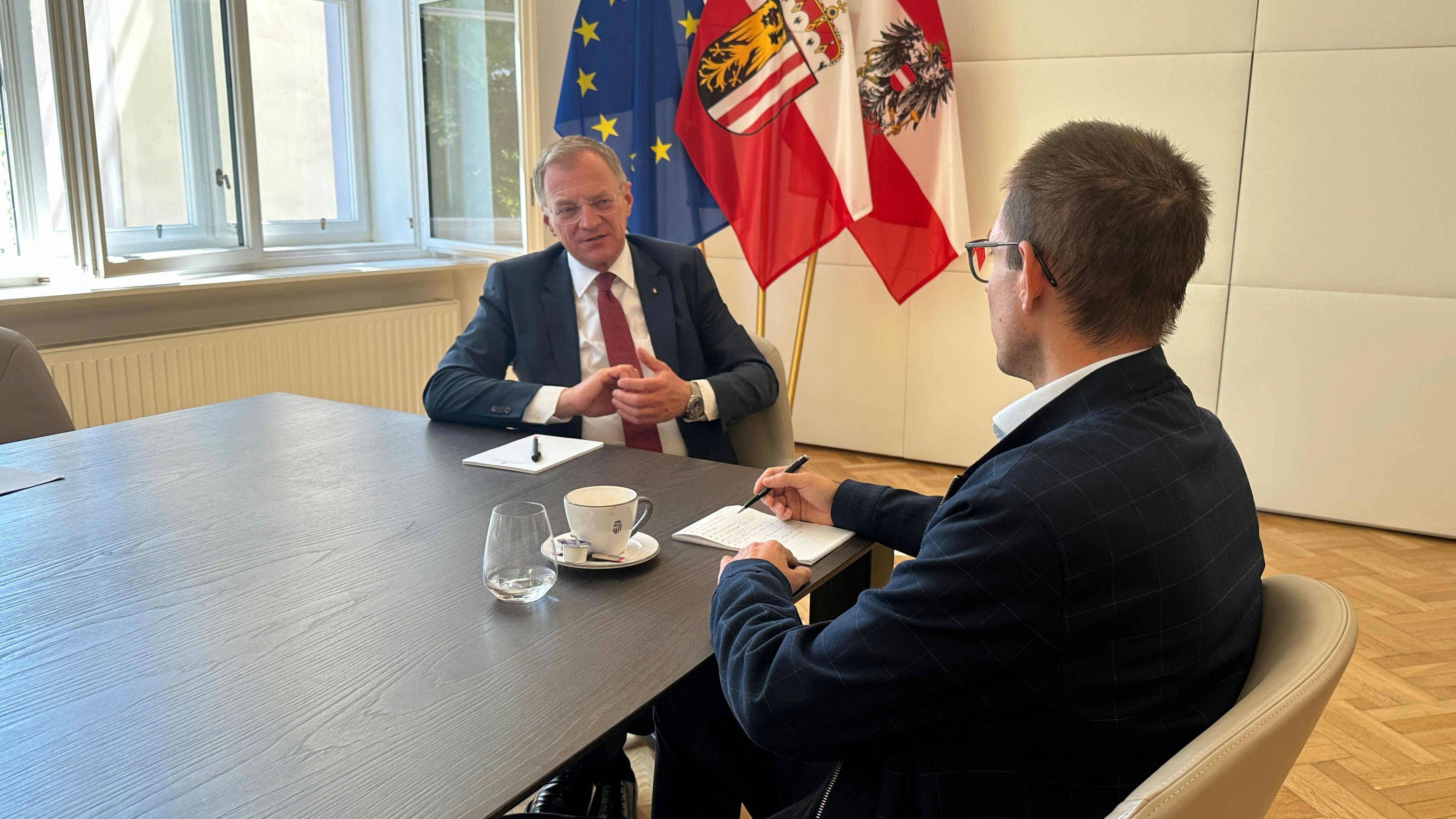 OÖ-Chef Stelzer im "Heute"-Interview mit Clemens Oistric