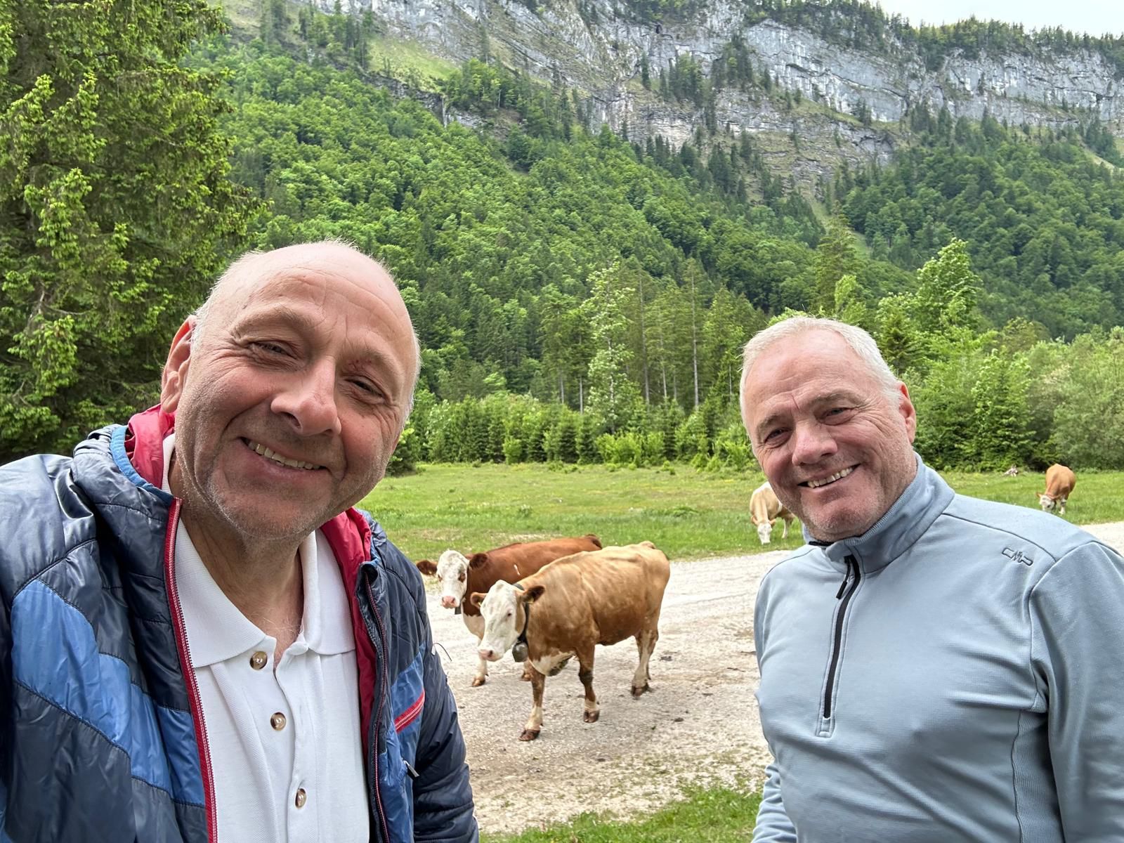 Selfie vor der Attacke: Paul Tesarek (r.) wurde angegriffen, Robert Stoppacher rettete ihm das Leben.