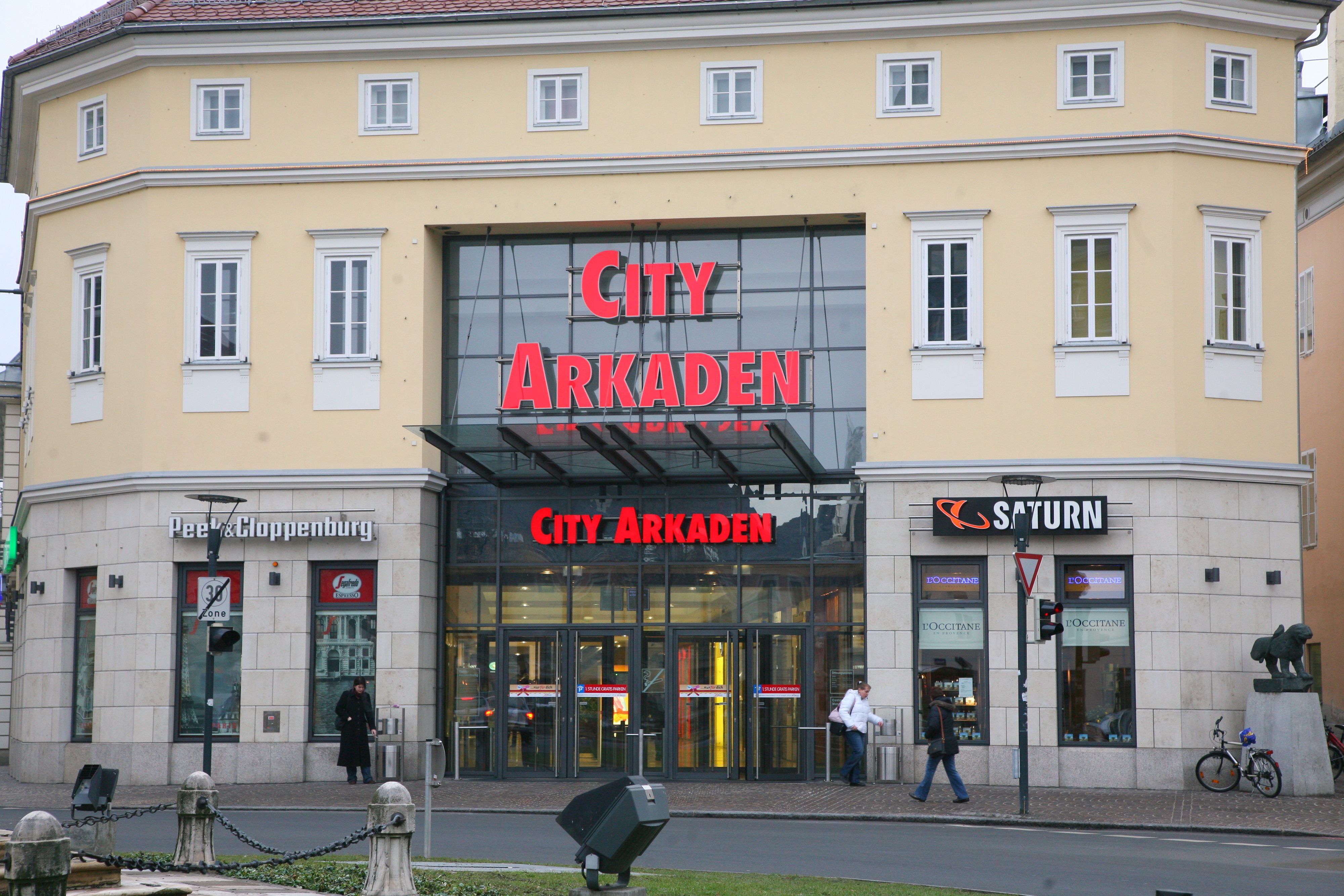 In den City Arkaden in Klagenfurt eskalierte die Situation.