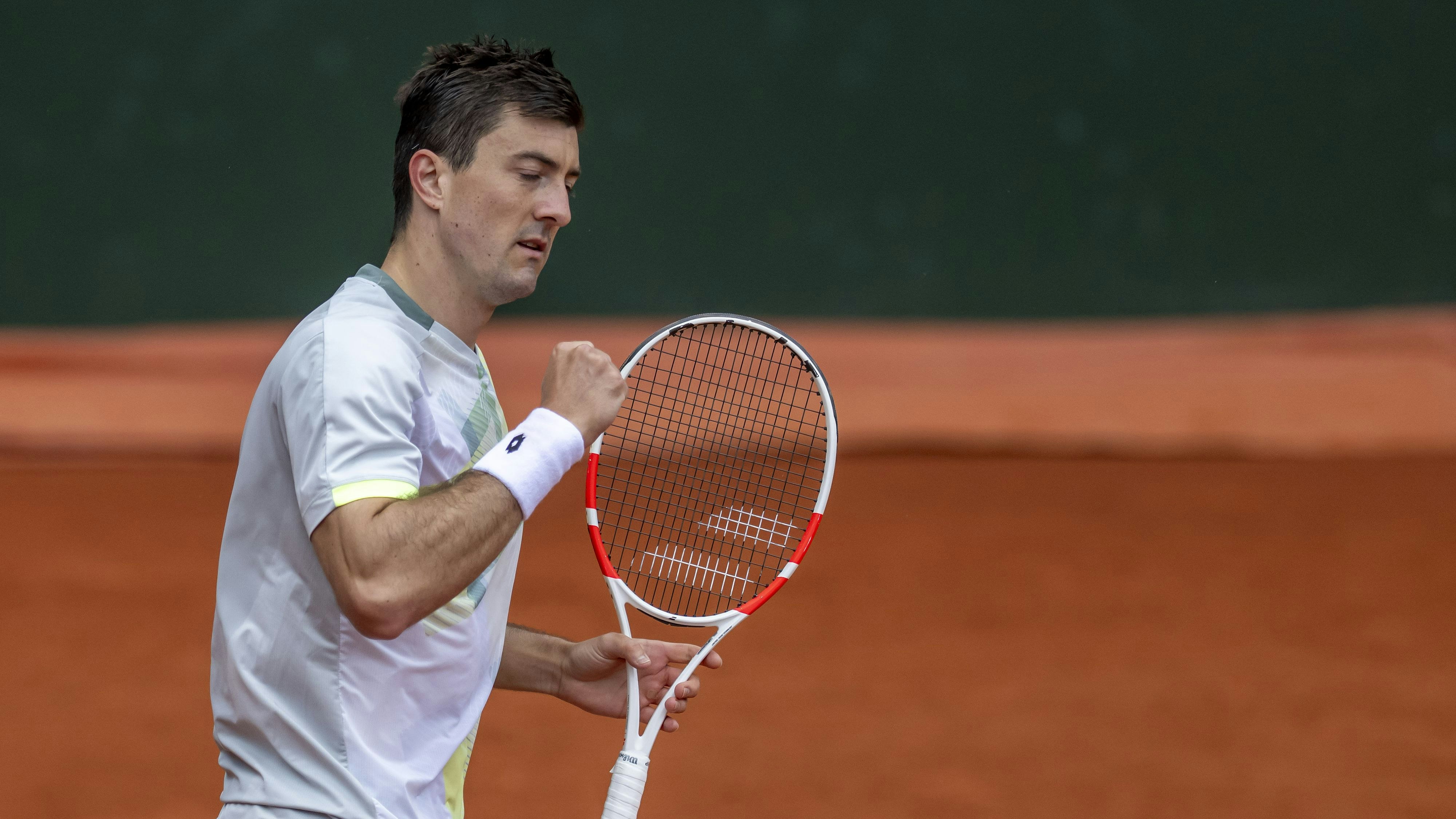 Download von www.picturedesk.com am 22.05.2025 (17:37).  Sebastian Ofner of Austria, reacts after winning a point to Karen Khachanov of Russia, during their quarter-final match, at the ATP 250 Geneva Open tournament in Geneva, Switzerland, Thursday, May 22, 2025. (KEYSTONE/Martial Trezzini) - 20250522_PD9473 - Rechteinfo: Rights Managed (RM)
