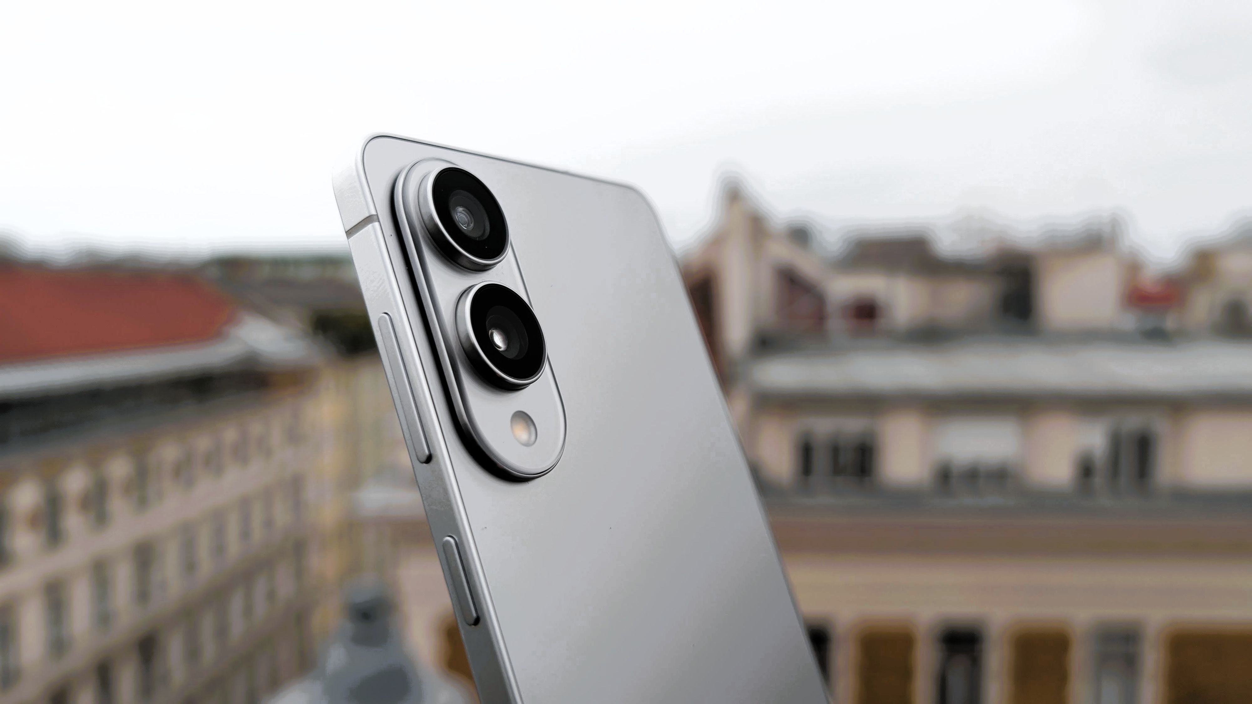 Samsung Galaxy S25 Edge setzt wortwörtlich Maßstäbe