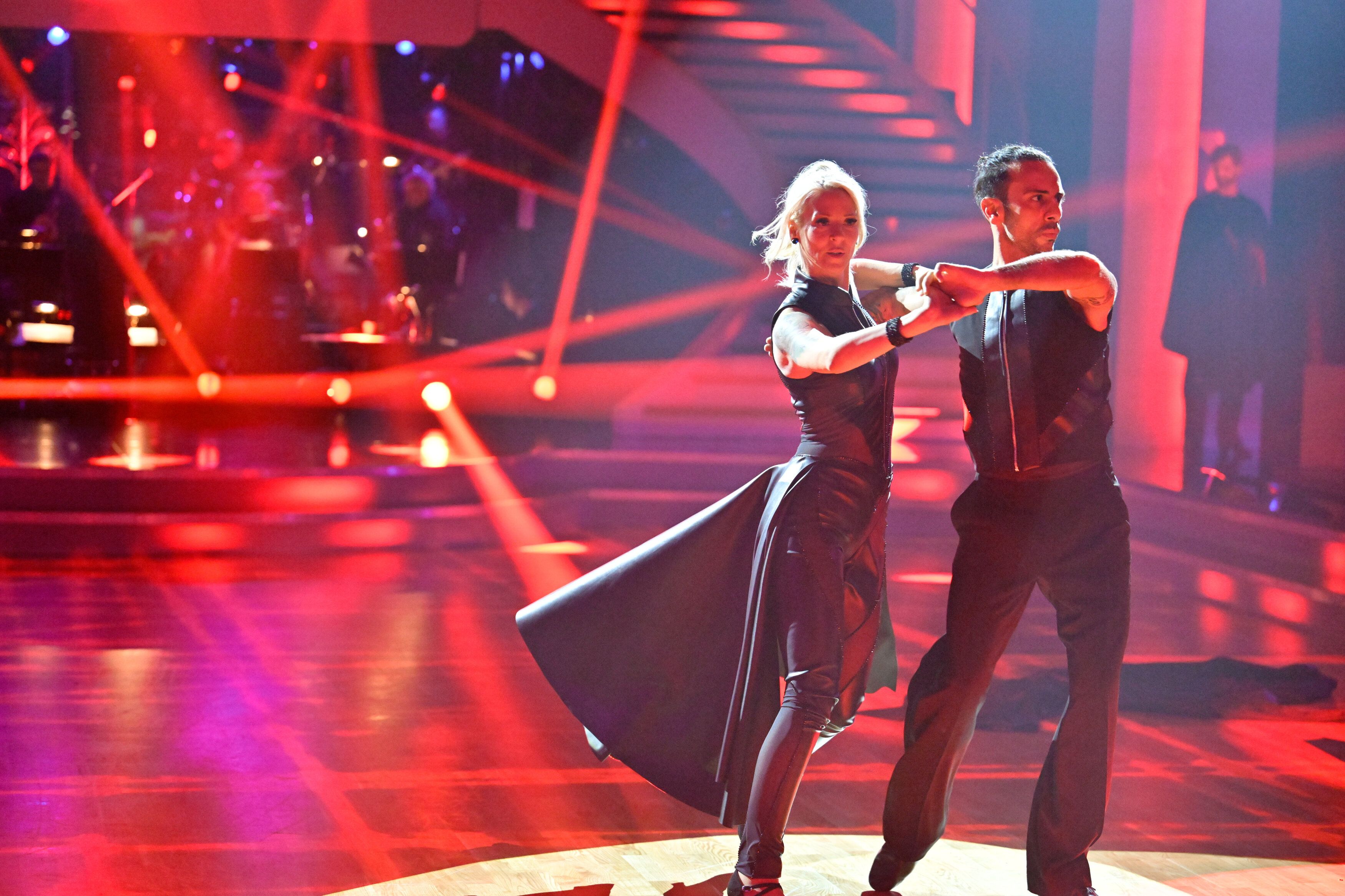 Simone Lugner und Danilo Campisi bei ihrem zweiten Finaltanz, einem Paso Doble.