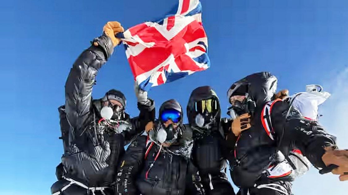 Wie vier Briten unter Tiroler Anleitung auf den Everest sprinteten
