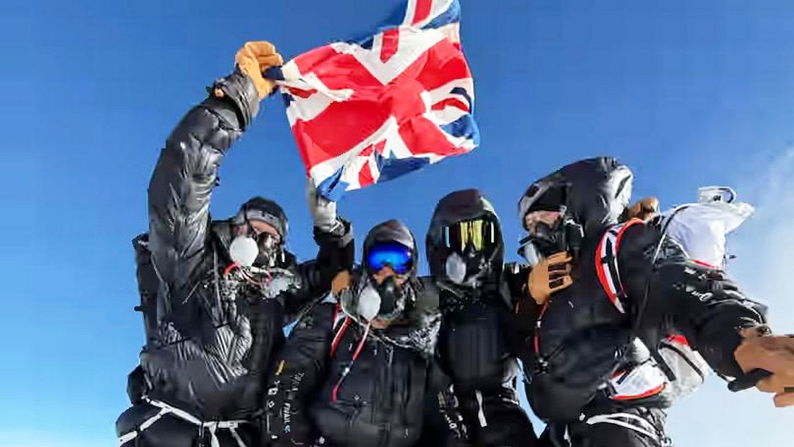 Vier Briten schafften die schnellste Expedition auf den höchsten Berg der Welt