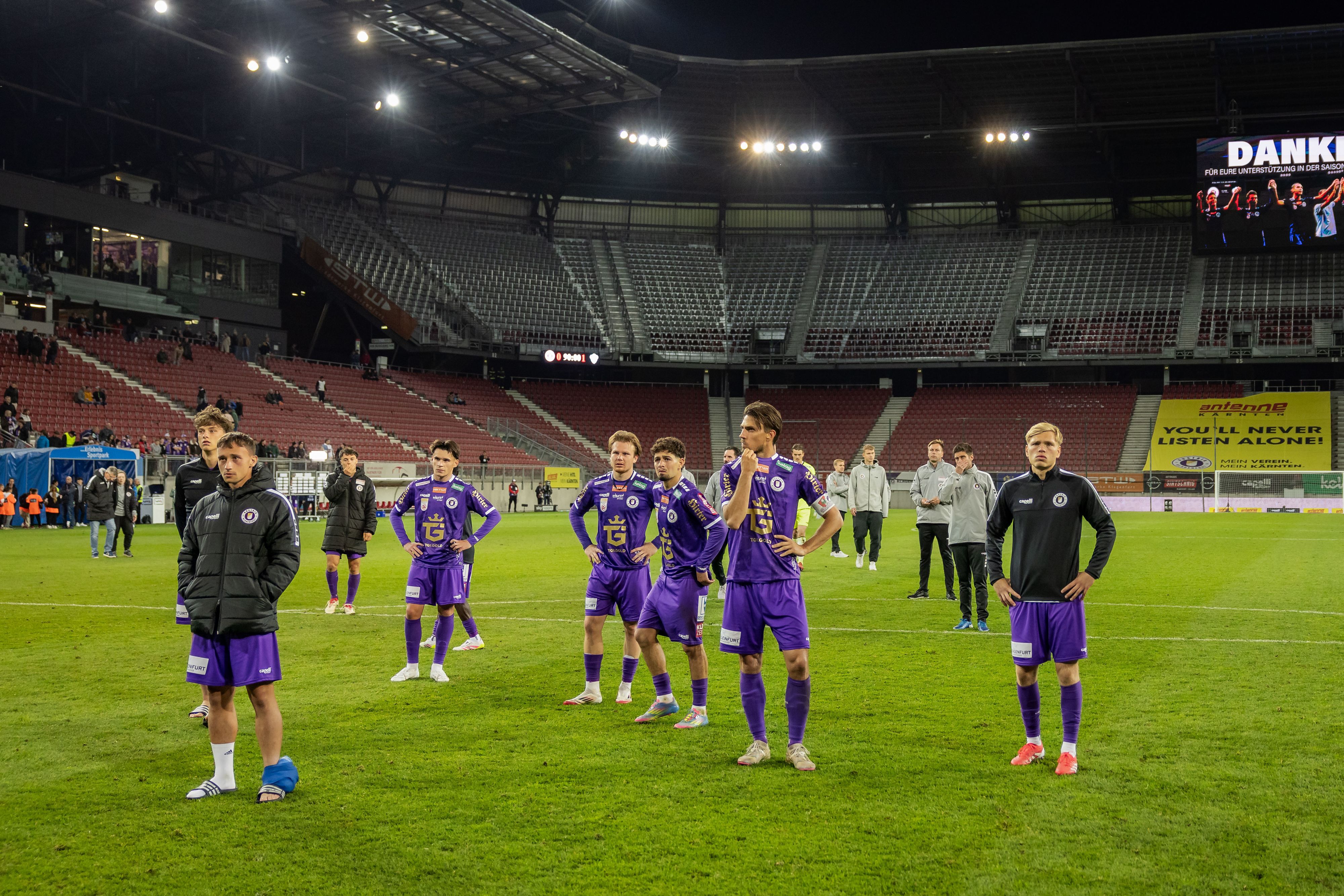 Austria Klagenfurt muss den Gang in die zweite Bundesliga antreten. 