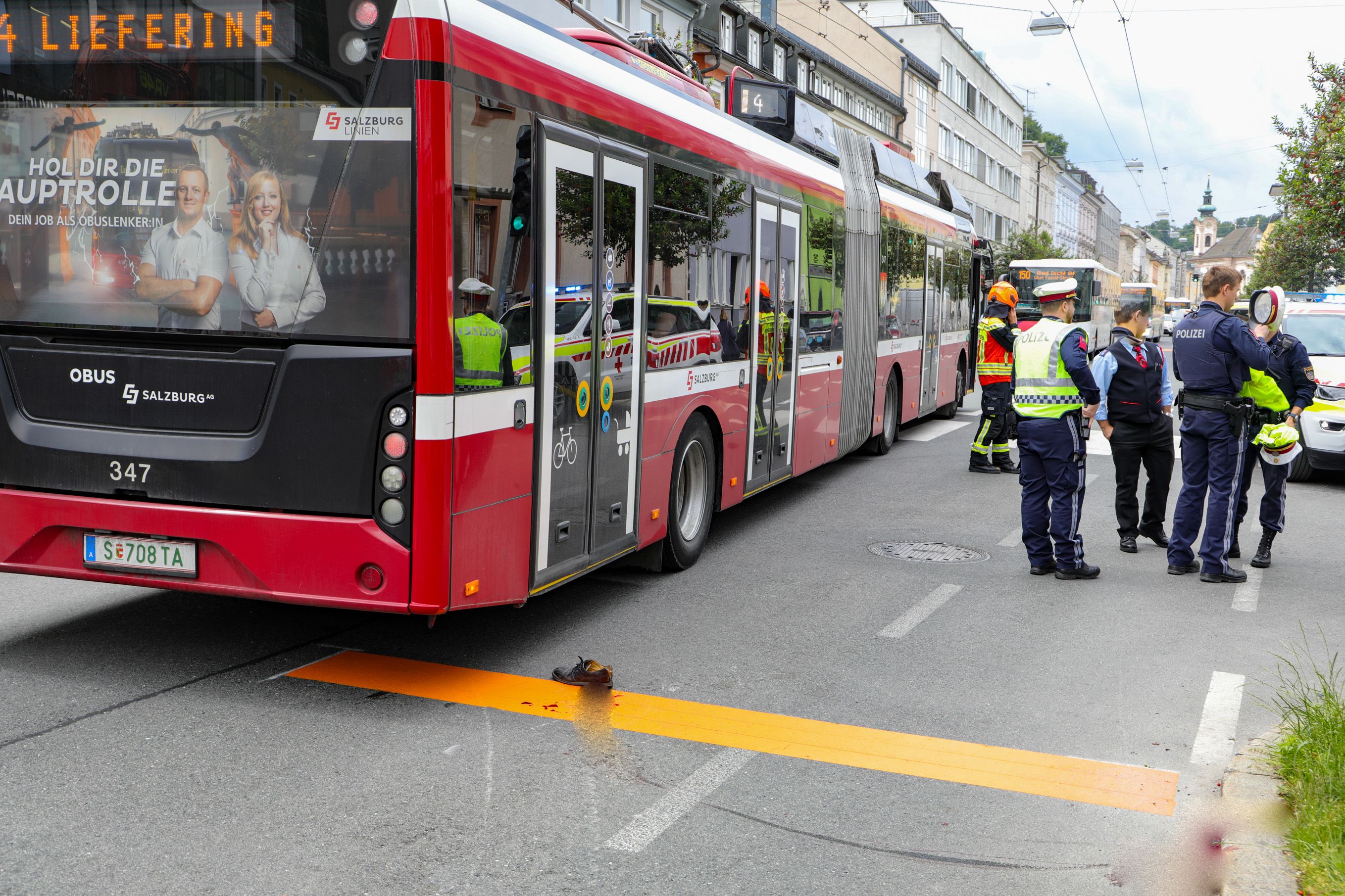 Der Unfall ereignete sich unmittelbar neben dem Radstreifen. 