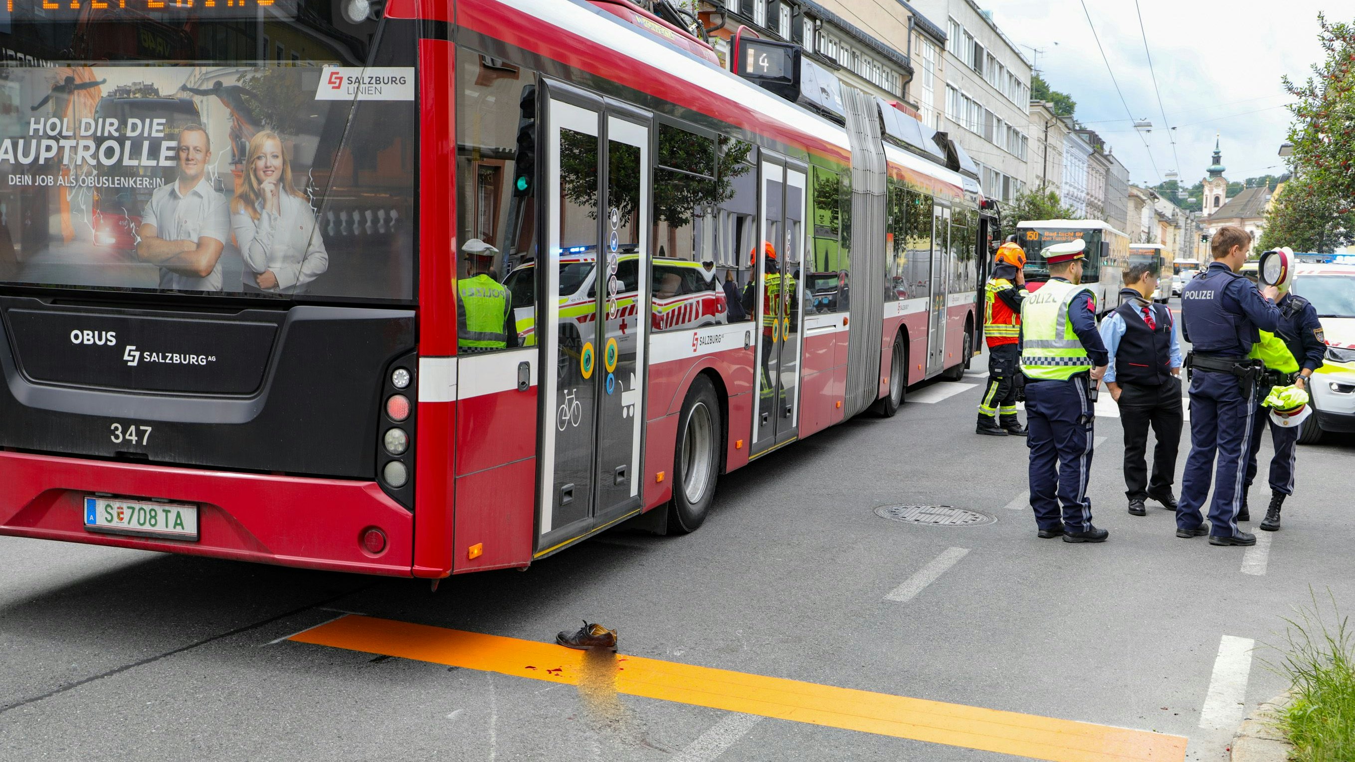 Der Unfall ereignete sich unmittelbar neben dem Radstreifen. 