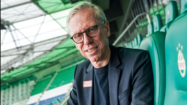 Peter Stöger im Rapid-Stadion.
