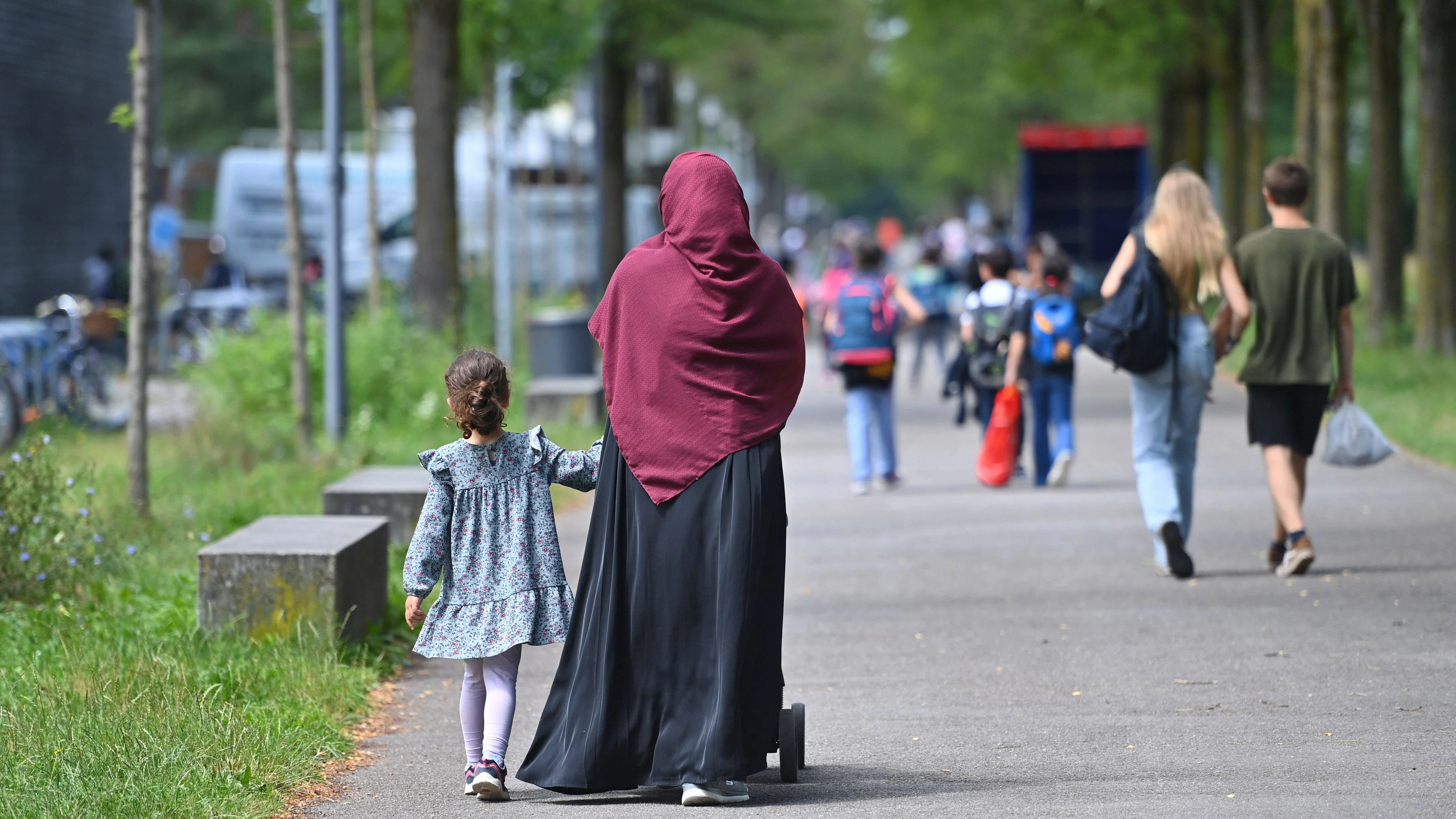 Heute.at - Fast 2 Milliarden Euro Kindergeld für Ausländer