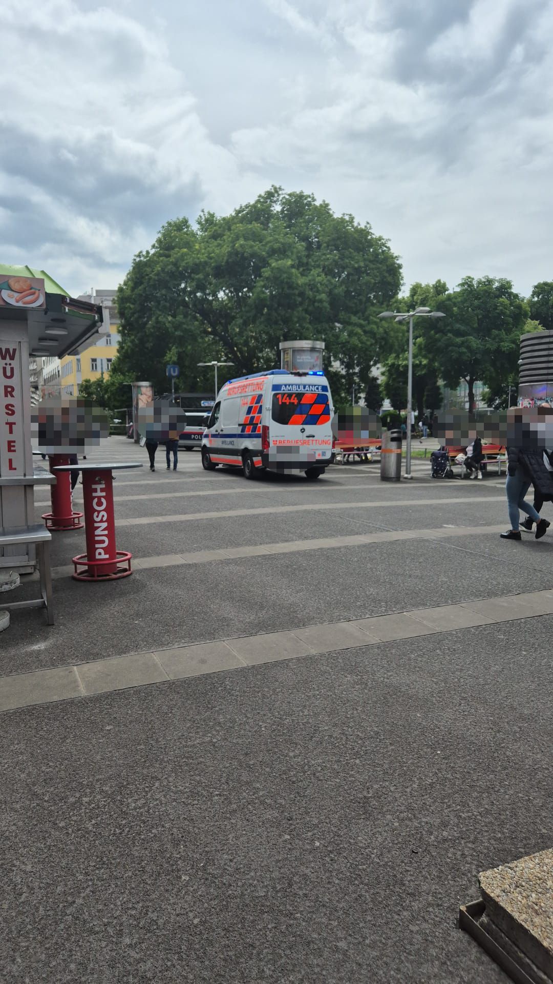 Am Montag kam es zur nächsten Blut-Tat mitten in der Favoritener Waffenverbotszone.