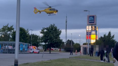 Nach einem Fenstersturz landete der Rettungs-Heli in Simmering.