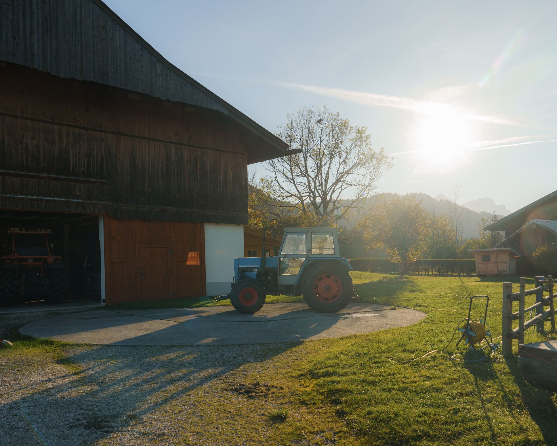Der Unfall ereignete sich auf dem Hof des 36-Jährigen. Symbolbild. 