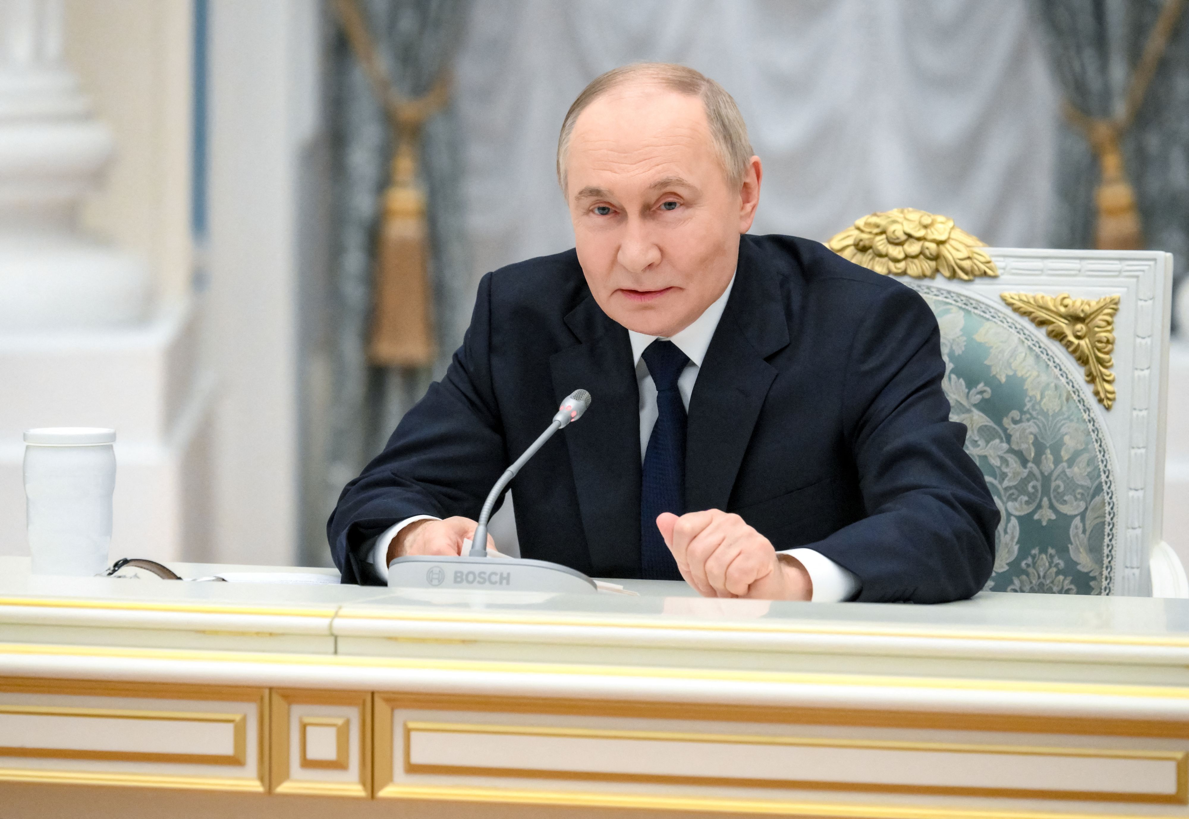 Russlands Präsident Wladimir Putin droht westlichen Firmen. 