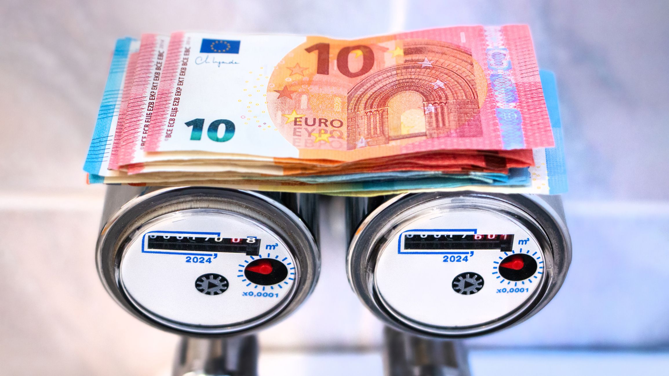 Einem Mann droht eine Geldstrafe, weil er den Wasserzähler nicht abgelesen hat. (Symbolbild)