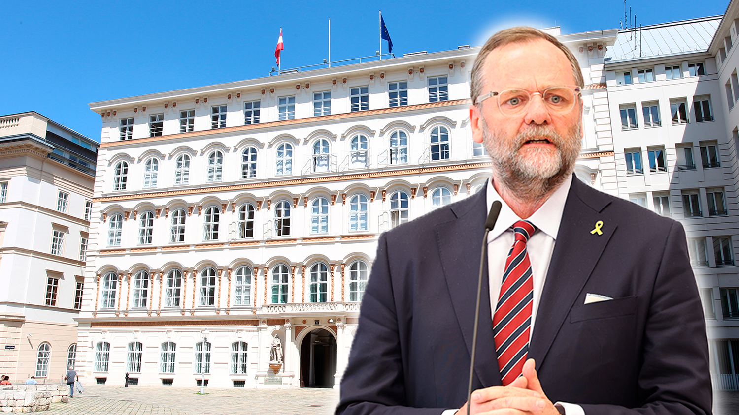 Acht neue Schellhorn-Mitarbeiter ziehen in sein Büro ein.