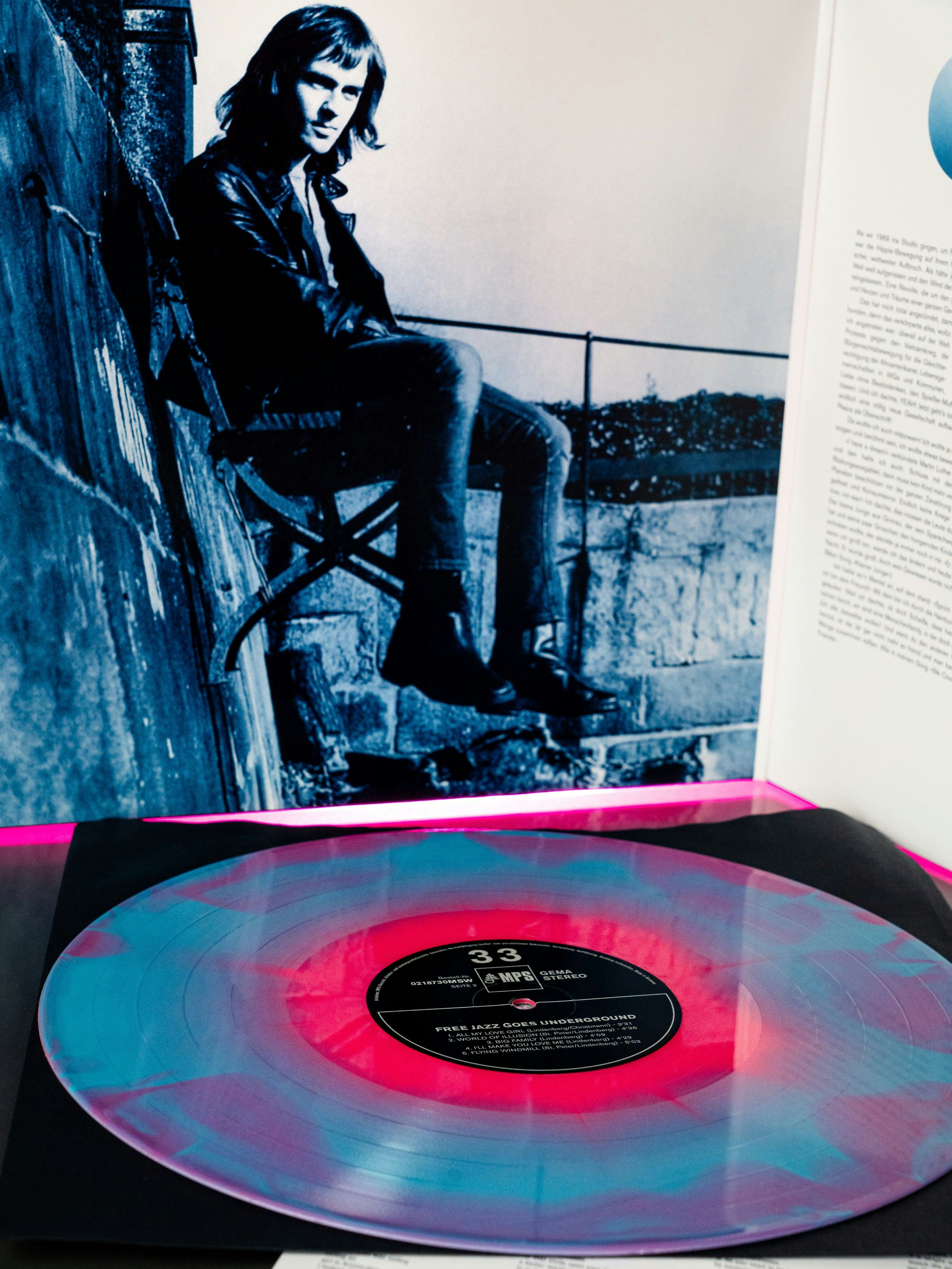 Die Neuauflage erscheint sowohl als CD im Digipac als auch in einer limitierten und nummerierten Sonderedition.