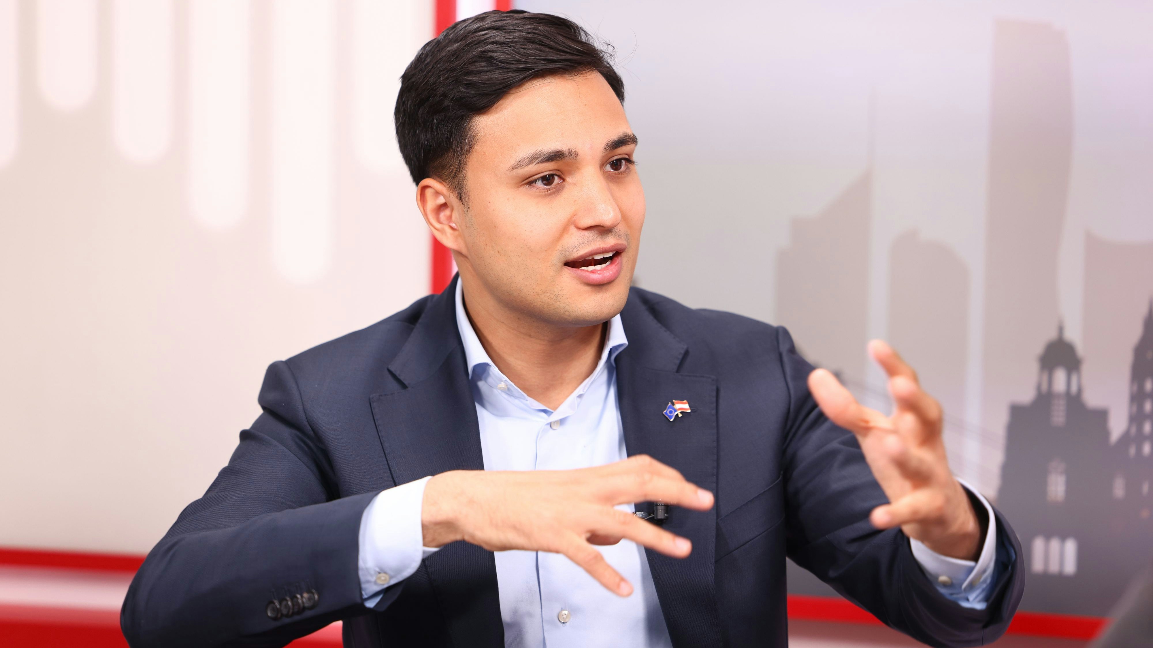 Neos-Shetty: Freude über Öffi-Kürzungen bei Medien.