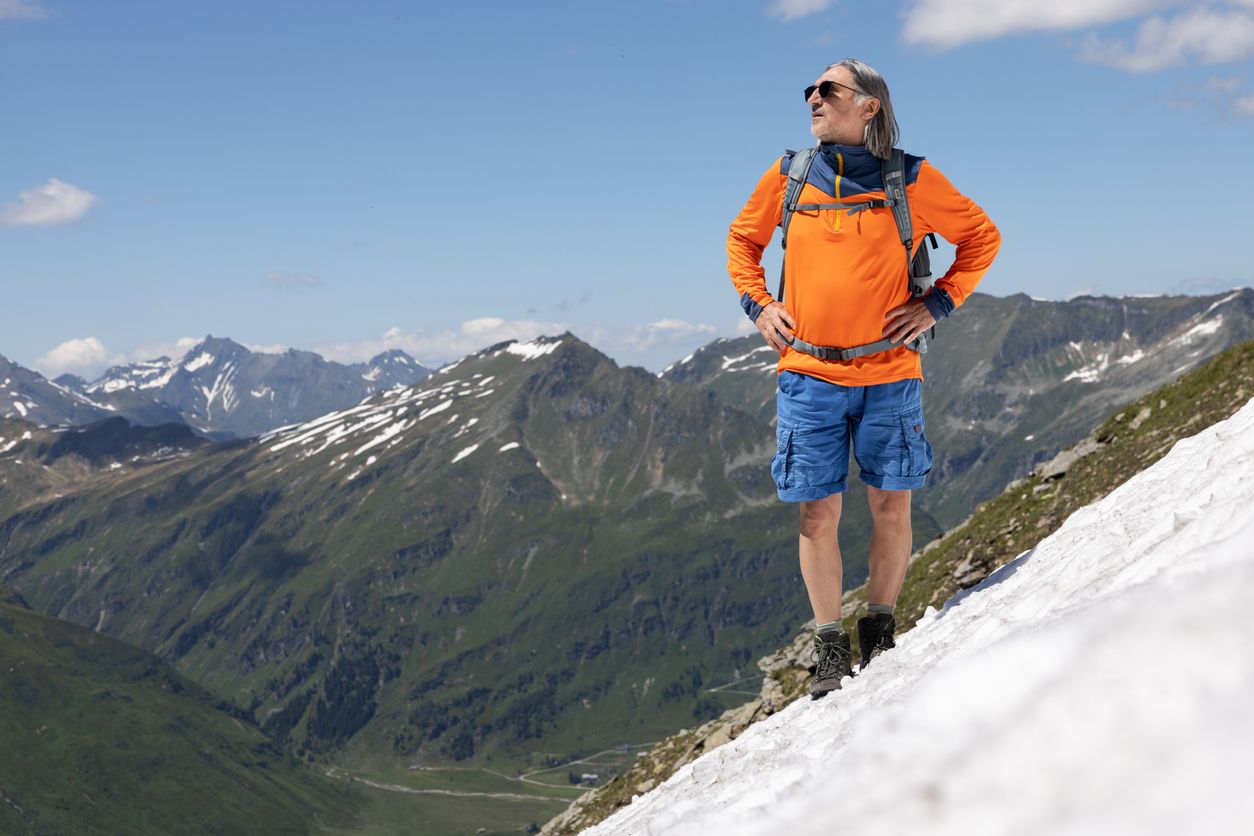 Altschneefelder sind derzeit eine große Gefahr. (Symbolbild)