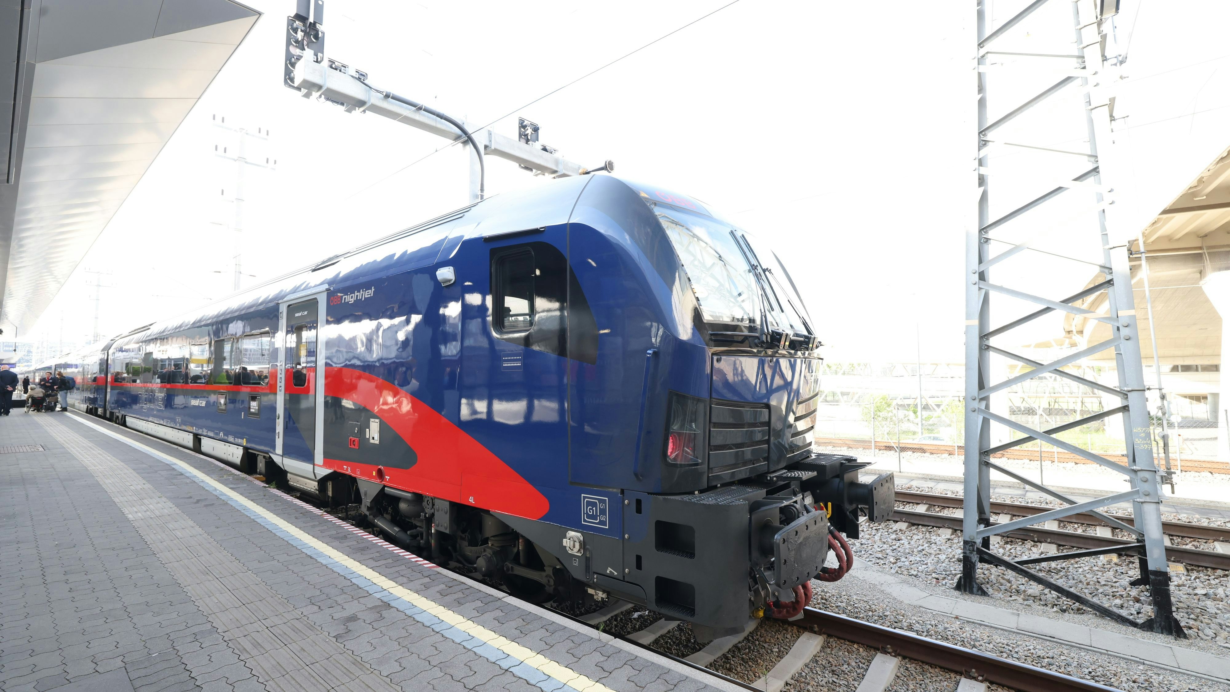 Heute.at - Pyjama-Protest – Pariser Nachtzügen droht Streichung