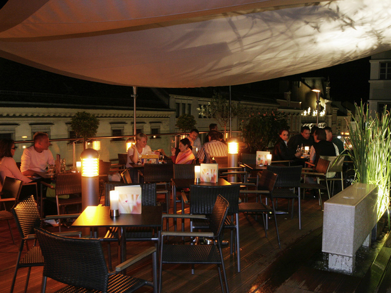 SKYGARDEN - Cafe Bar Restaurant bietet dank der großzügigen Terrasse einen fantastischen Ausblick auf die oberösterreichische Hauptstadt.