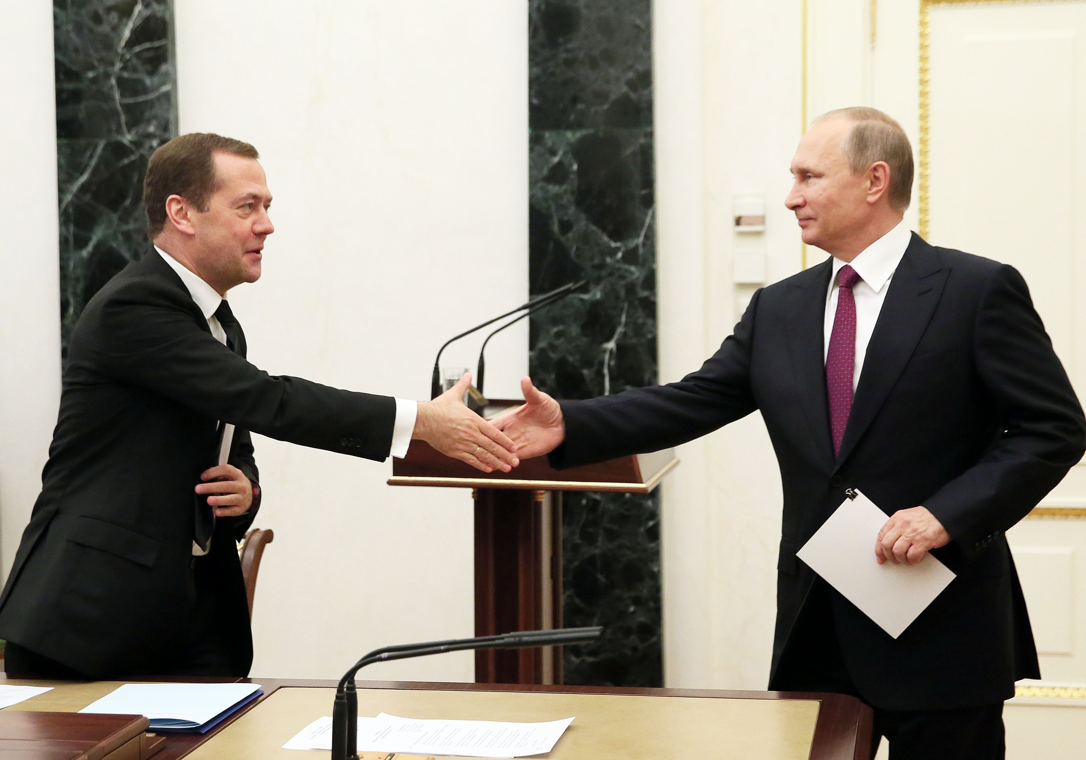 Dmitri Medwedjew und Wladimir Putin sind gut befreundet.