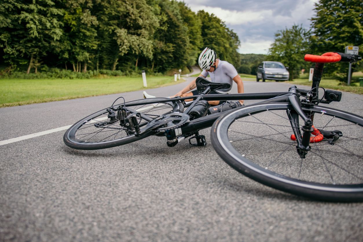 Der Wiener Rennradfahrer wurde bei dem Zusammenstoß schwer verletzt.