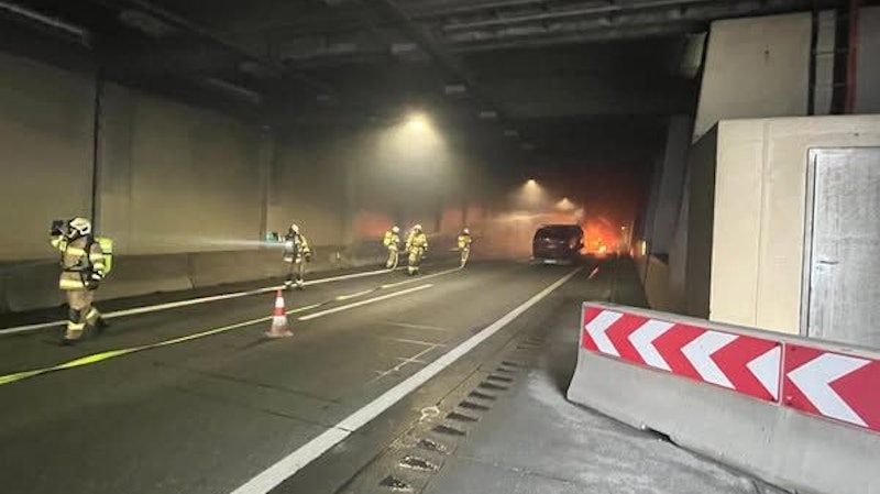 Am Freitag standen im Tauerntunnel drei Fahrzeuge im Vollbrand. 