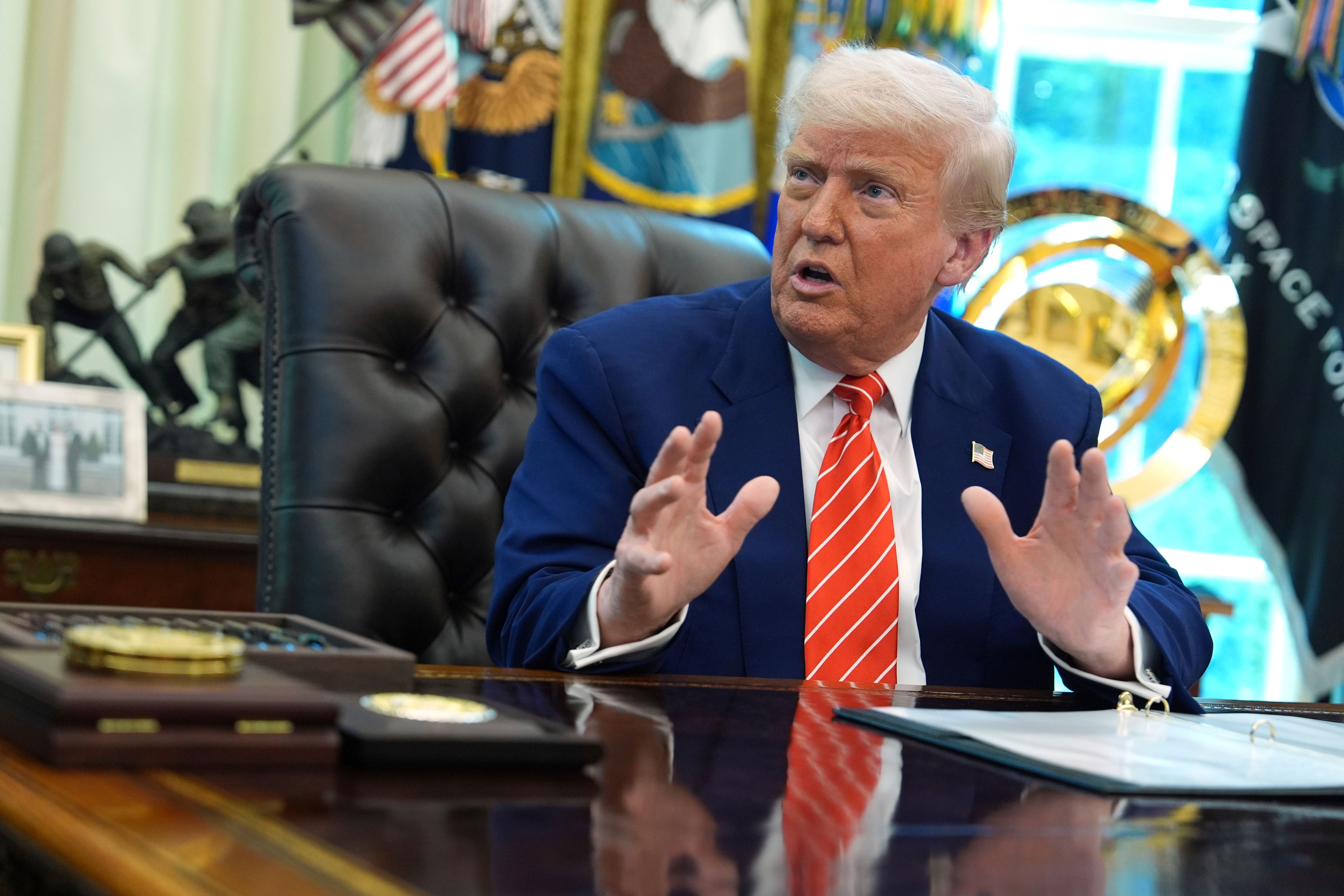 Handelsdefizit explodiert - Trump-Regierung streicht den Text dazu.