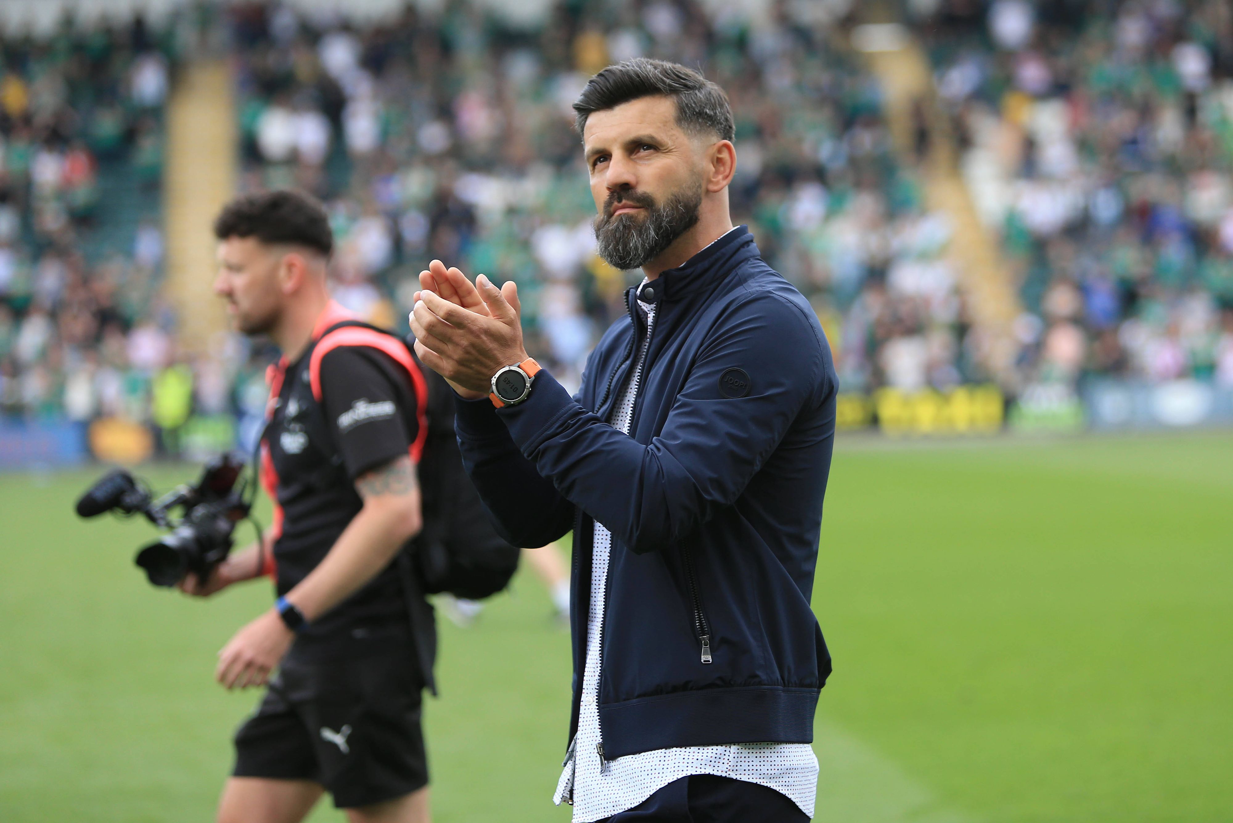 Miron Muslic übernimmt Schalke.