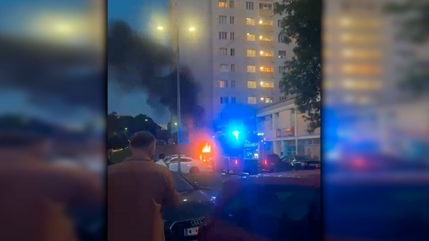 Heute.at - Feuer-Teufel? Feuerwehr muss gleich zwei Brände löschen