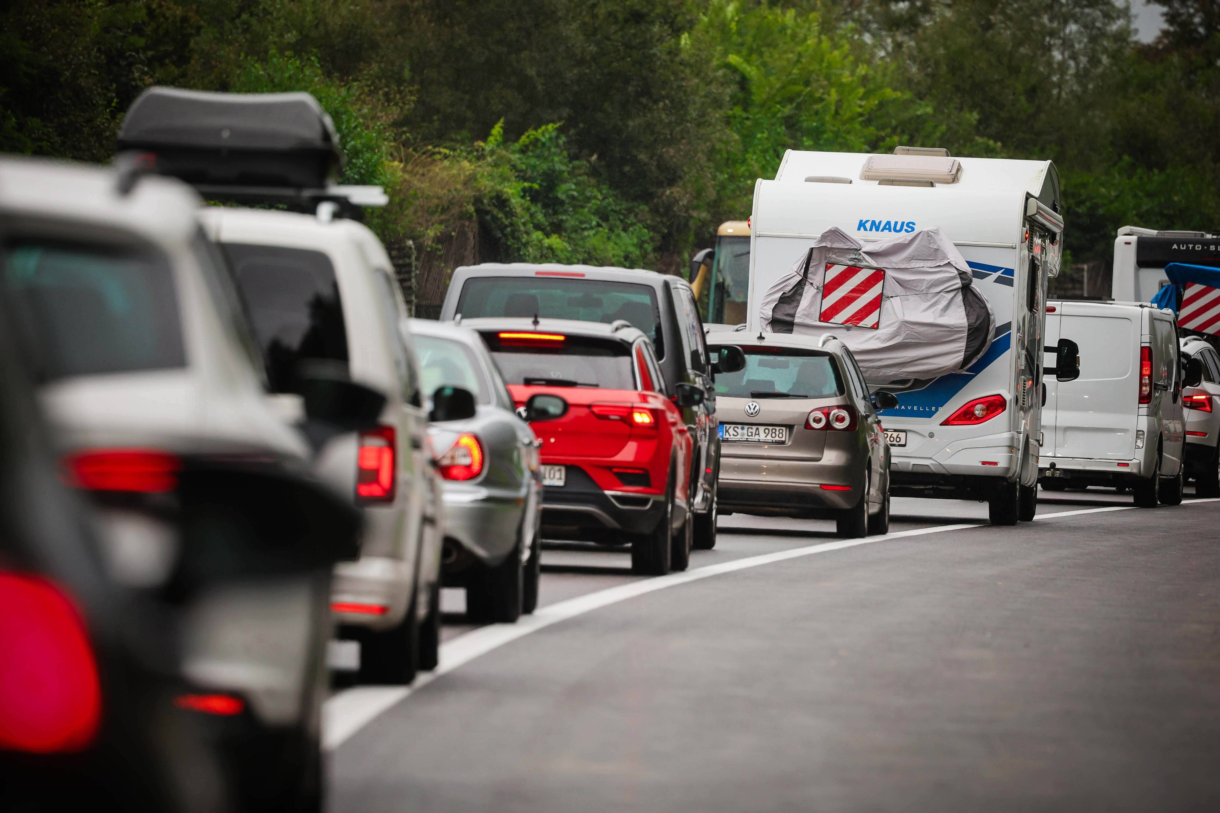 In Frankreich ereignete sich auf der A81 ein schwerer Verkehrsunfall mit einem Reisebus. (Symbolbild)