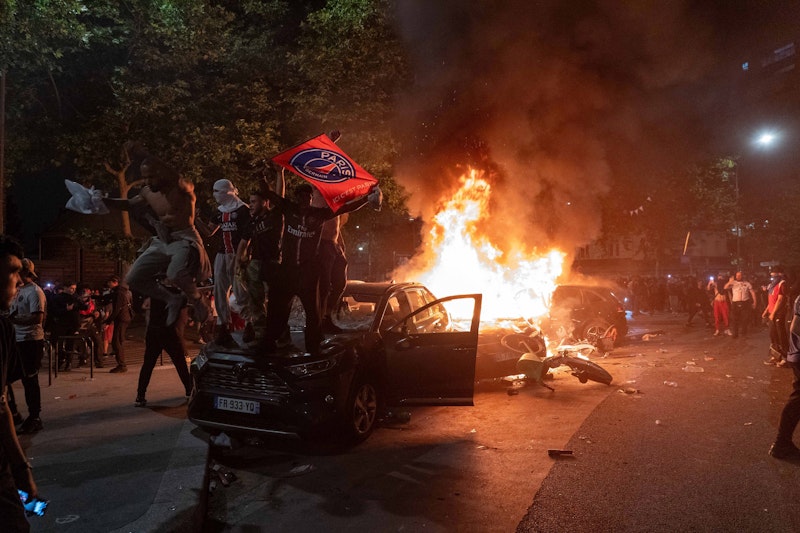 Chaotische Szenen in Paris nach dem Sieg der Champions League.
