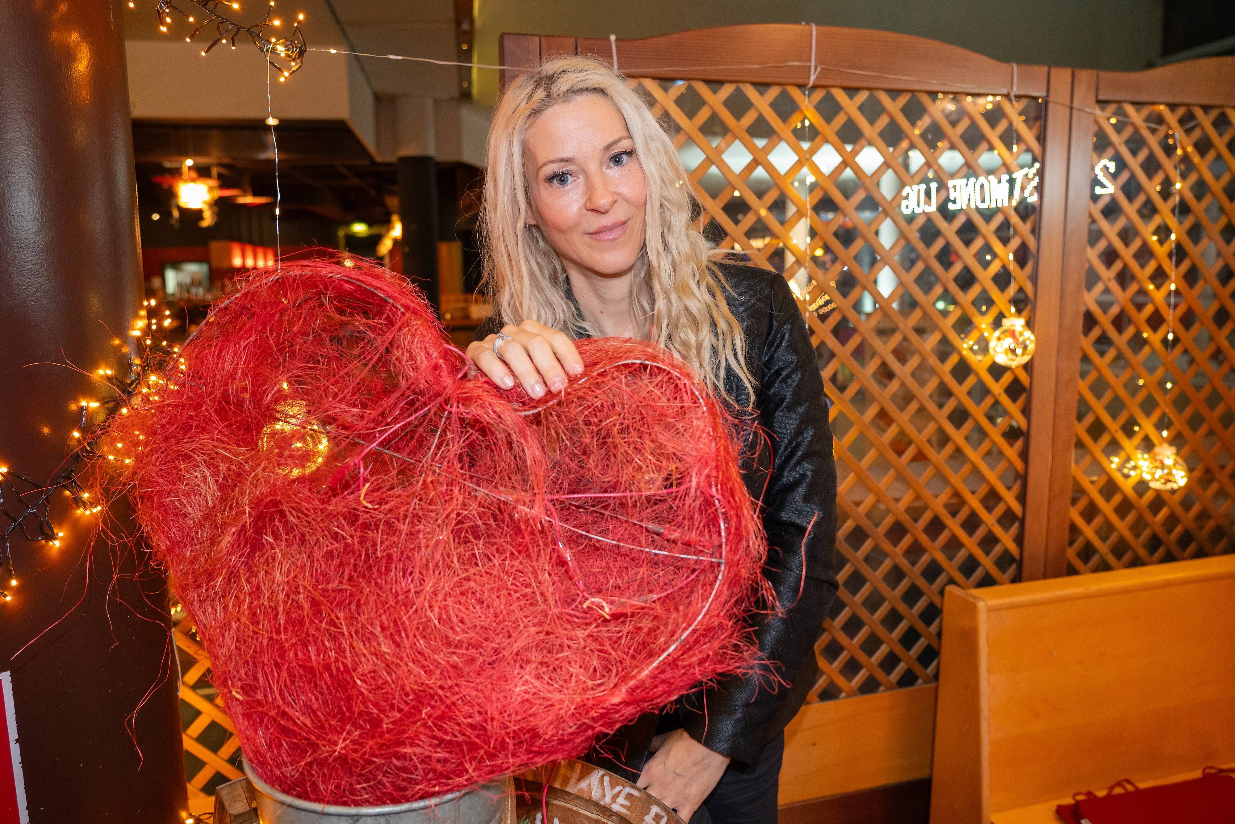 Für die Erhaltungskosten der Mörtel-Villa muss Simone Lugner einiges an Geld zahlen.