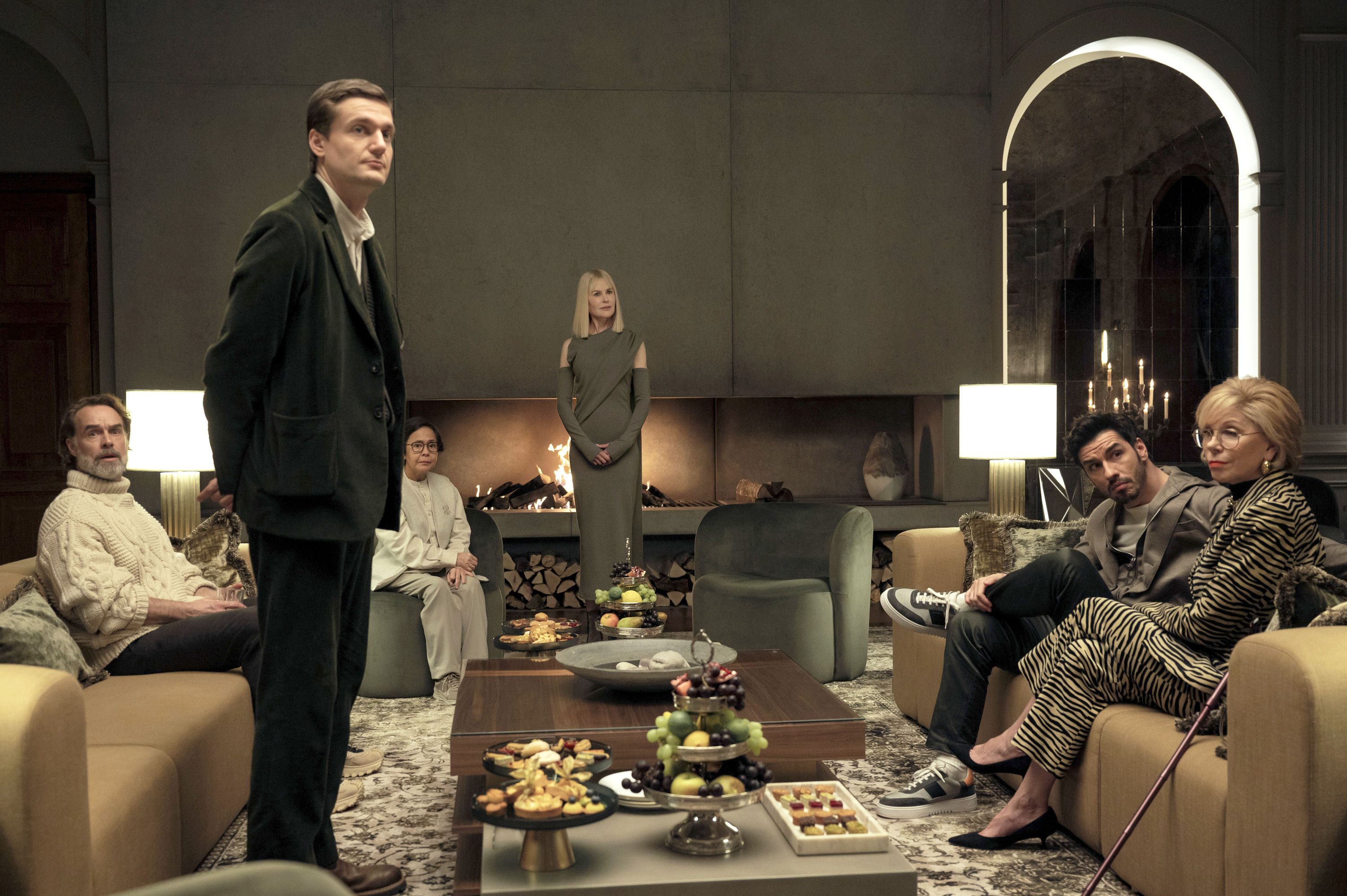 Lucas Englander (2.v.l.) hat es geschafft: Der Wiener spielt in der US-Hitserie 