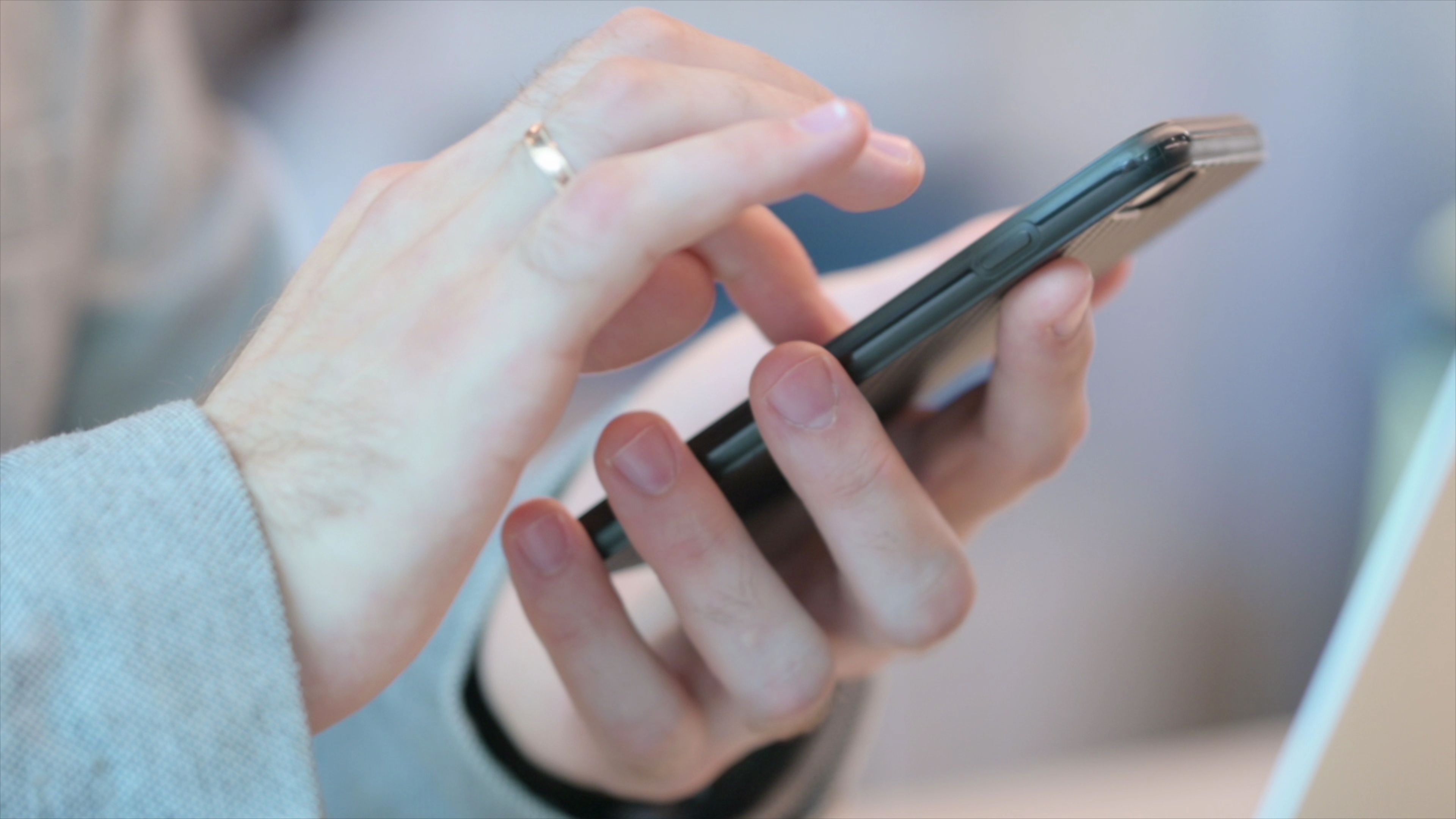 Kostenfrei und anonym: FMK-Tabletkurs rund um Mobilfunktechnik behandelt Geschichte, Technik und Sicherheit des Mobilfunks. Ziel: das Smartphone smarter nutzen.