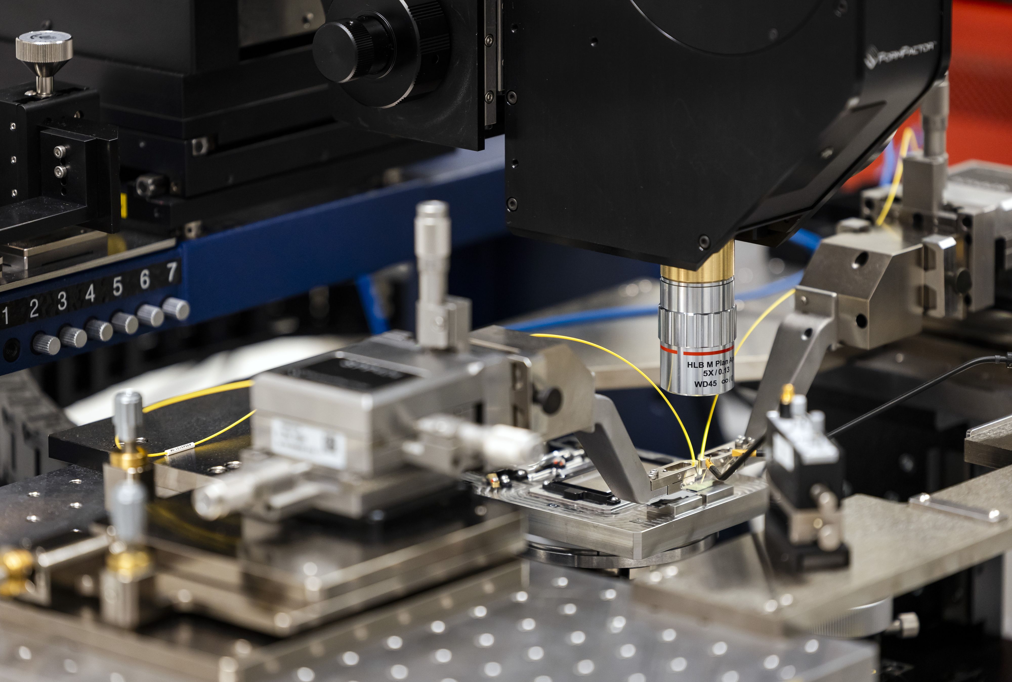 Die Elektro- und Elektronikindustrie stehen vor einem möglichen Streik.