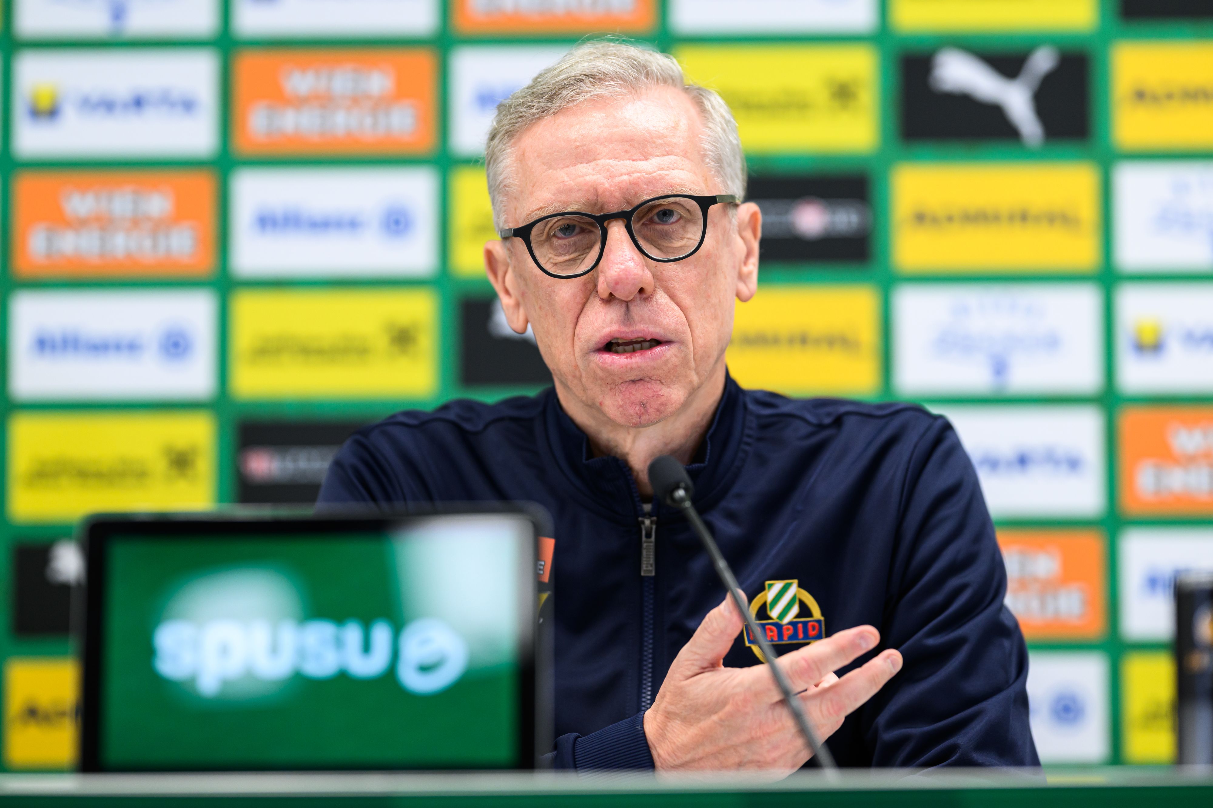 Peter Stöger bei seiner Antrittspressekonferenz.